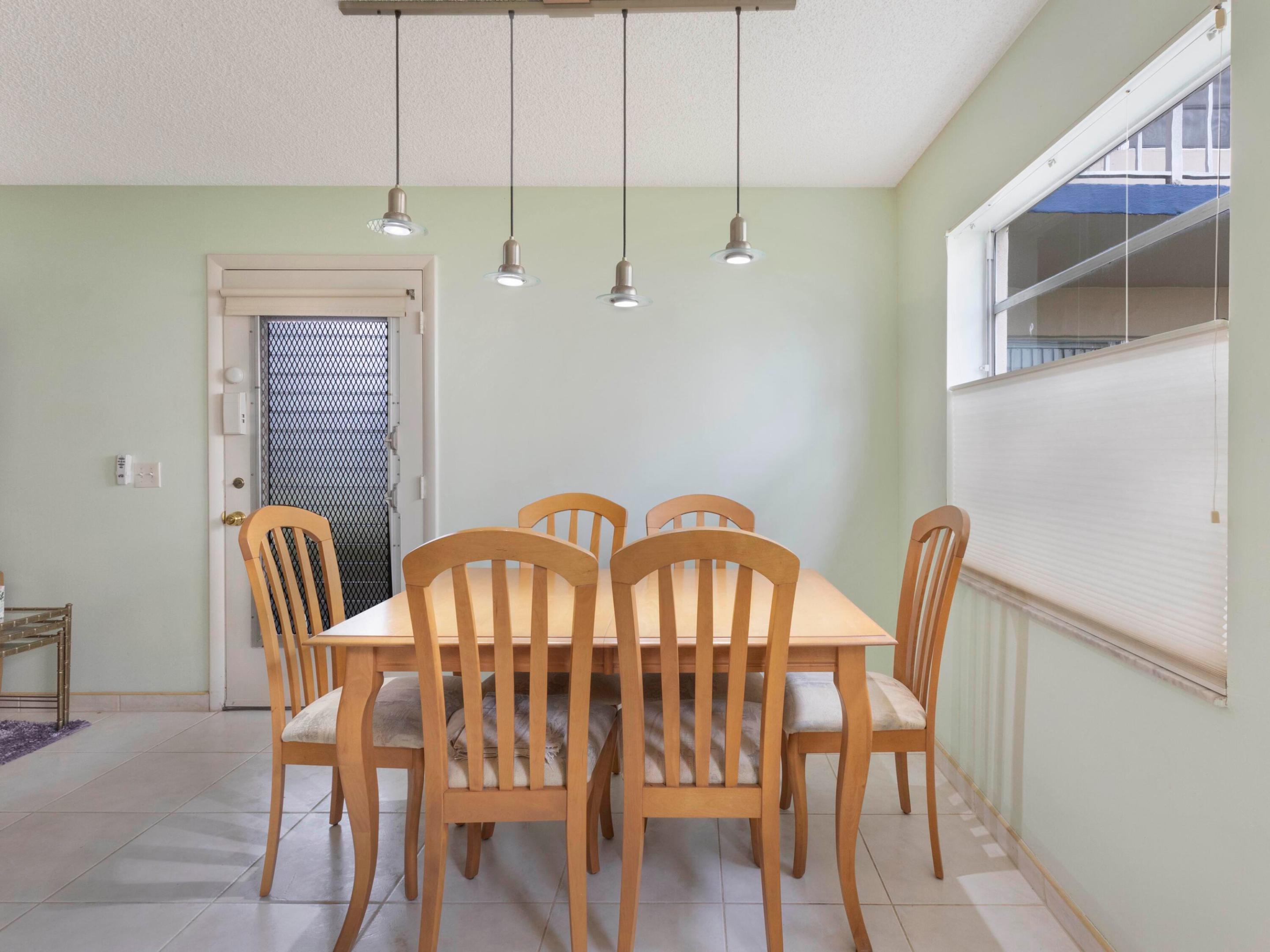 405 Burgundy I Property Photo 4
