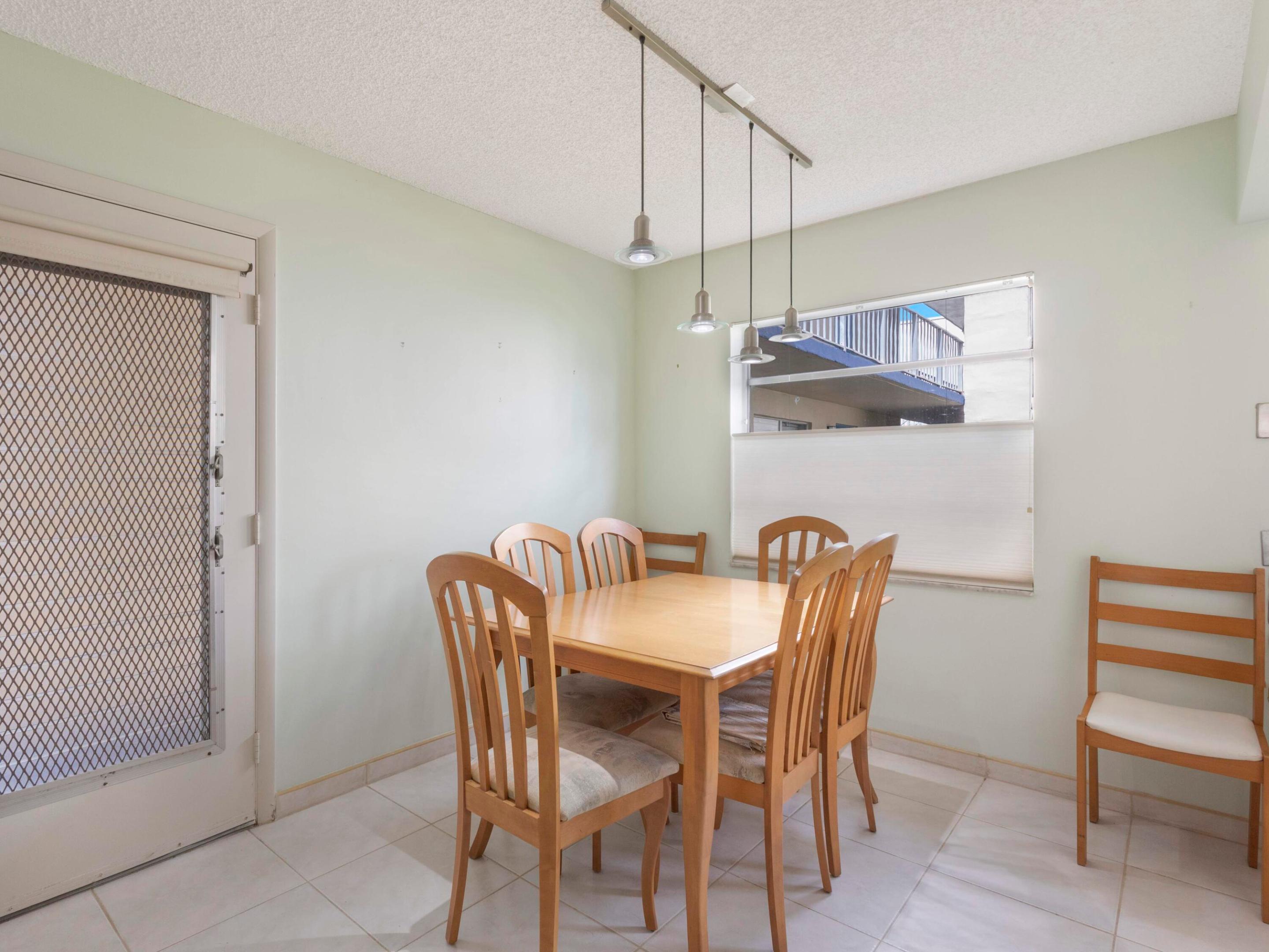 405 Burgundy I Property Photo 5