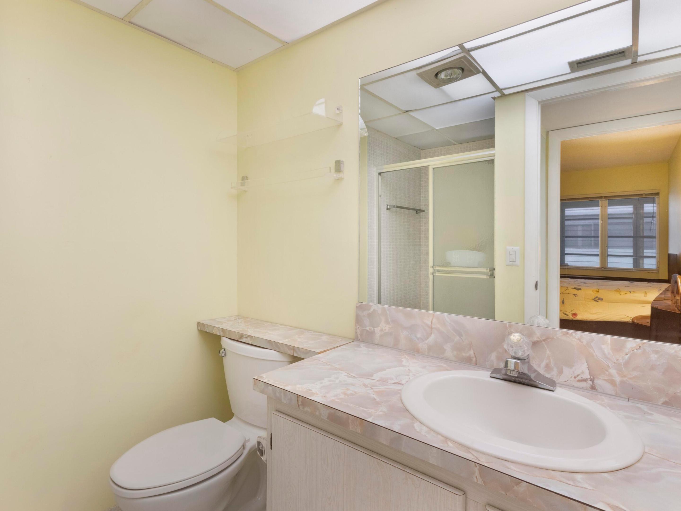 405 Burgundy I Property Photo 14