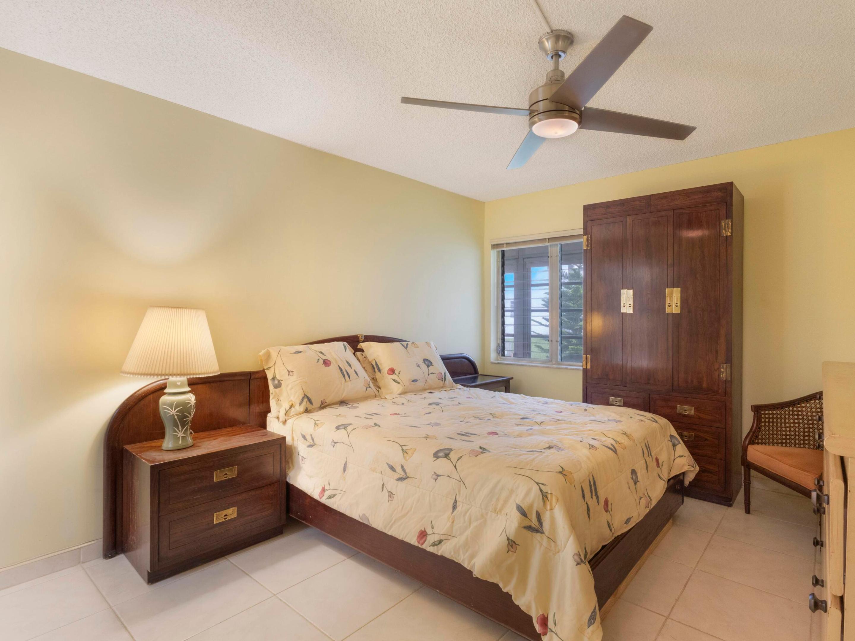 405 Burgundy I Property Photo 16