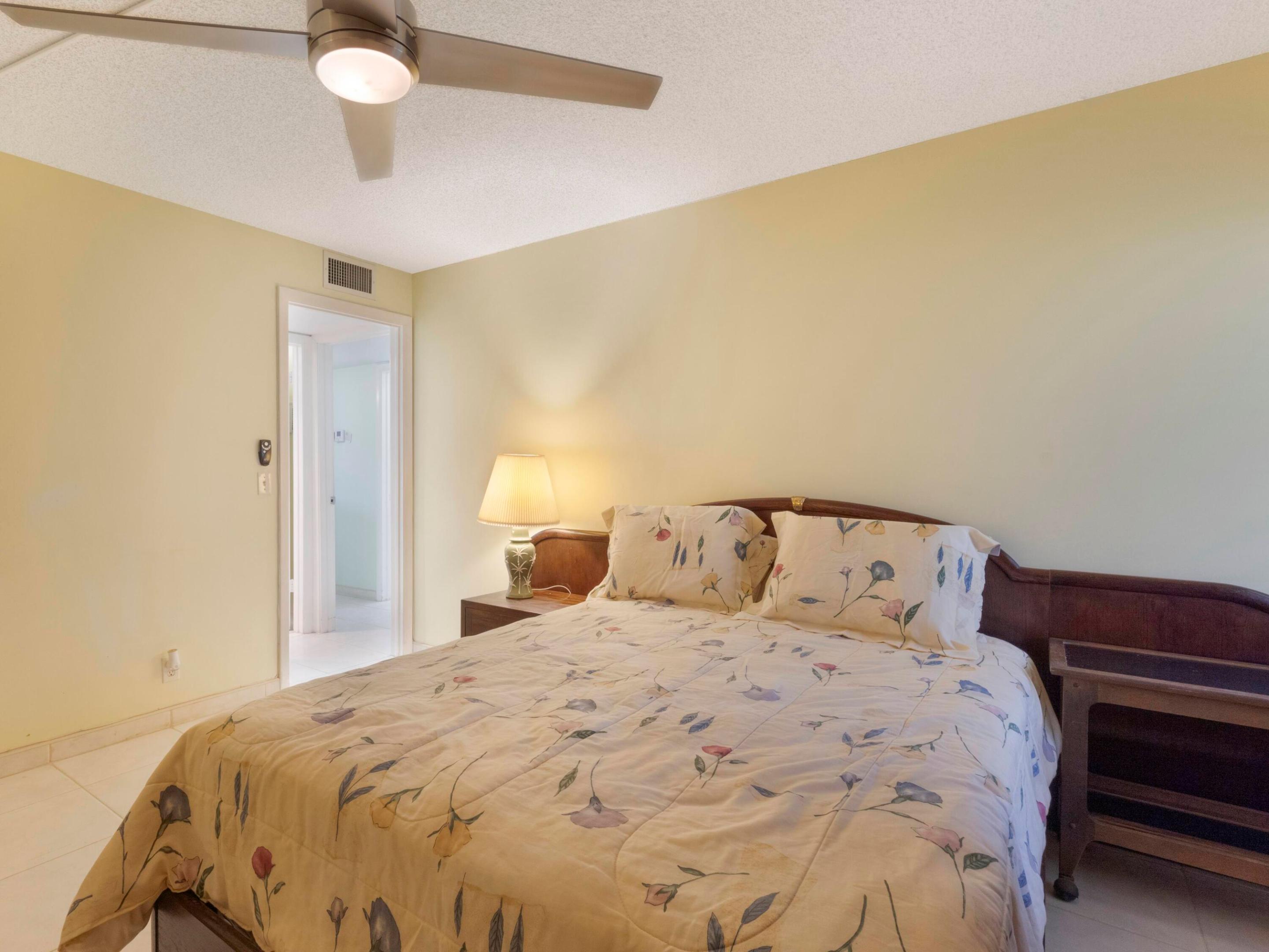 405 Burgundy I Property Photo 17