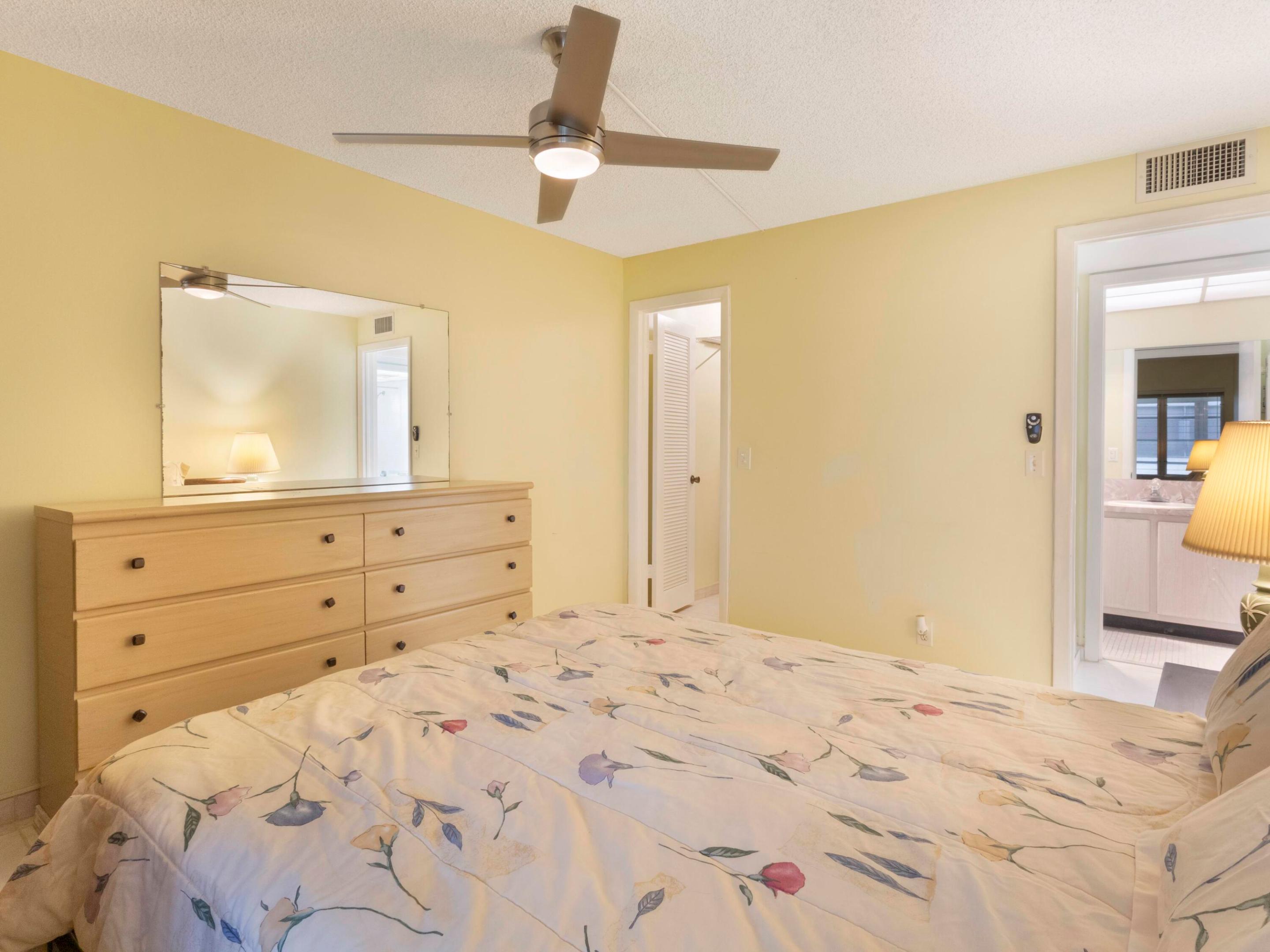 405 Burgundy I Property Photo 18
