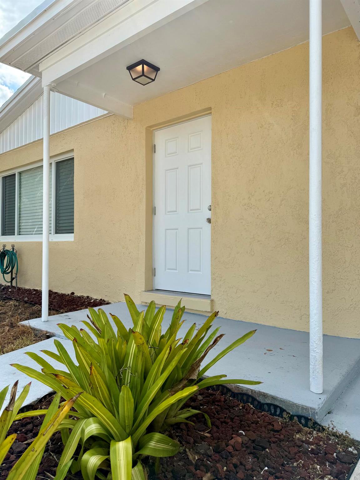 1405 N J Terrace Property Photo 1