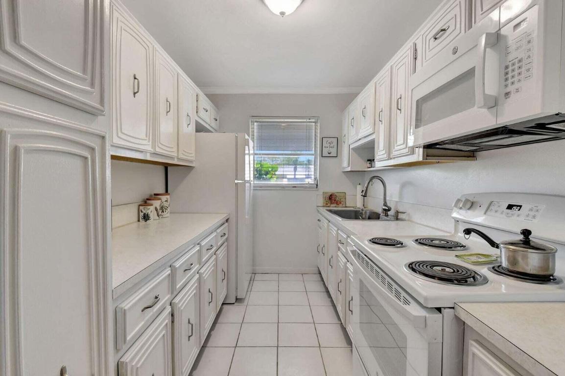 170 High Point Terrace E Apt B Property Photo 6