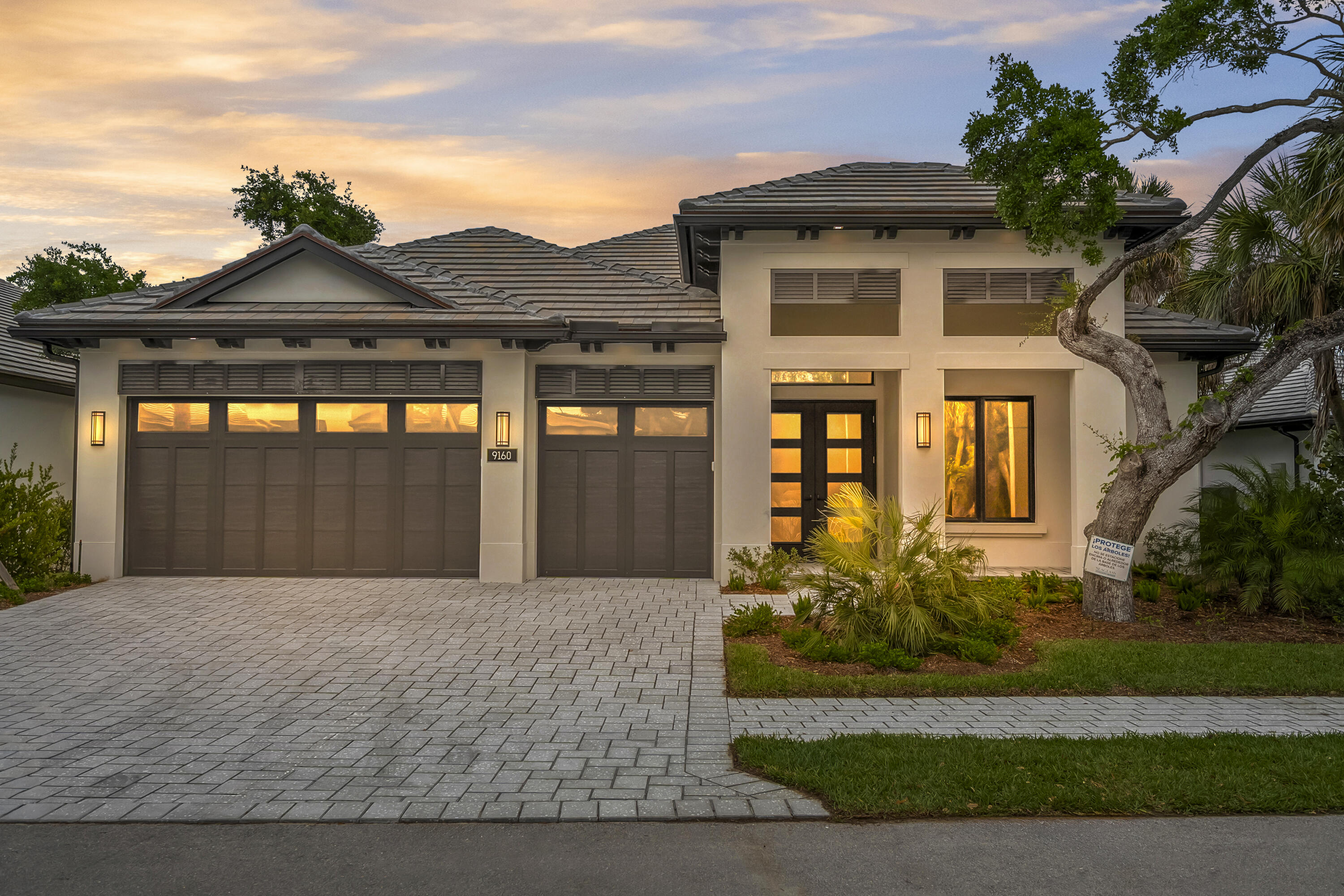 9160 Seaglass Court Property Photo 3