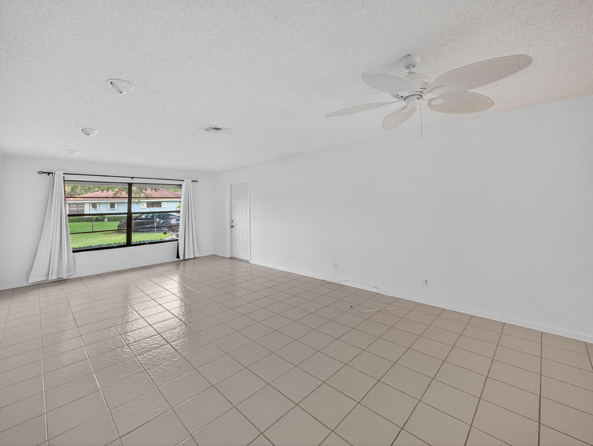 4355 Cedar Tree Place B Property Photo 4