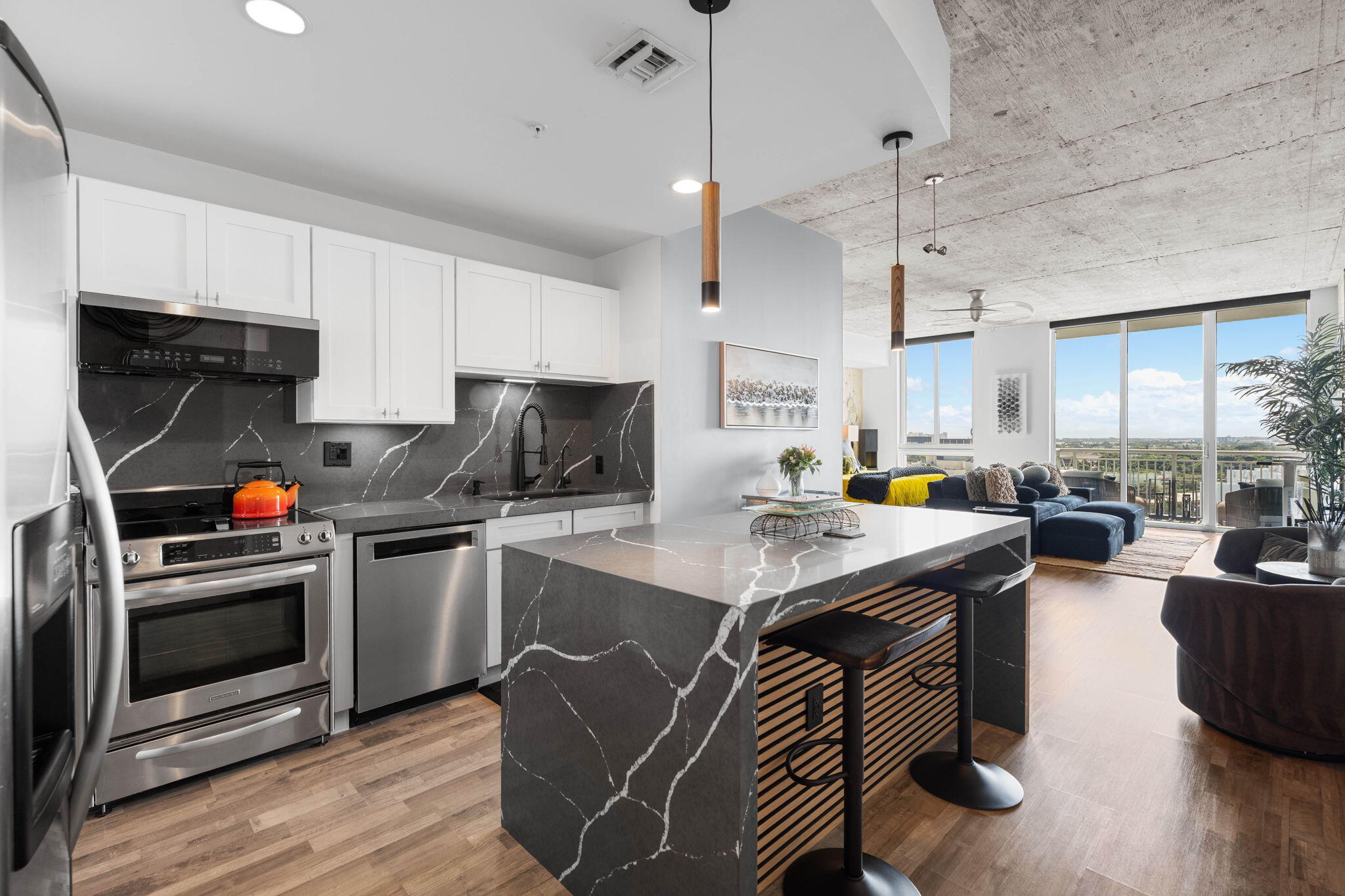 300 S Australian Avenue 1515