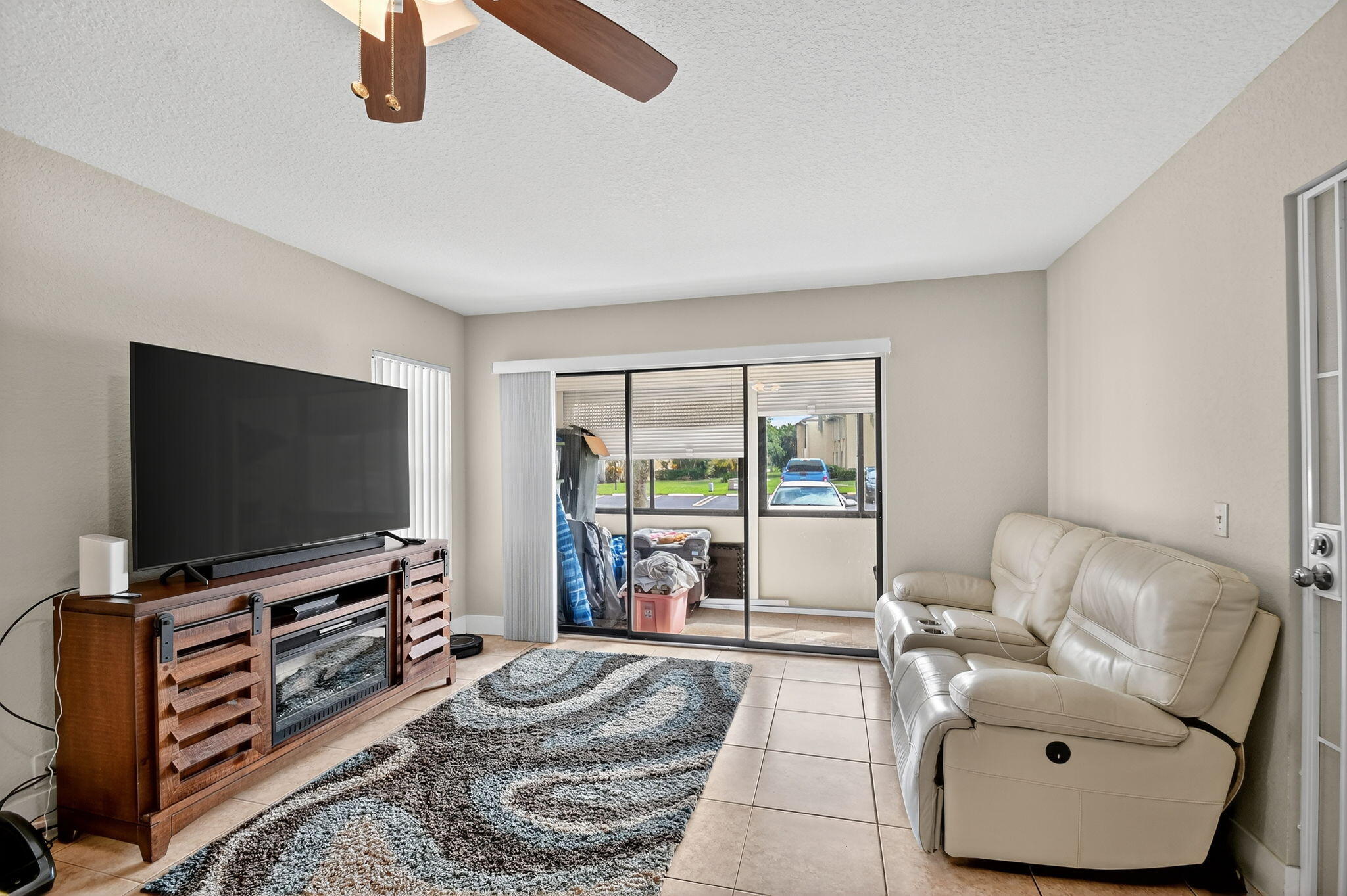 815 Sky Pine Way B1 Property Photo 6