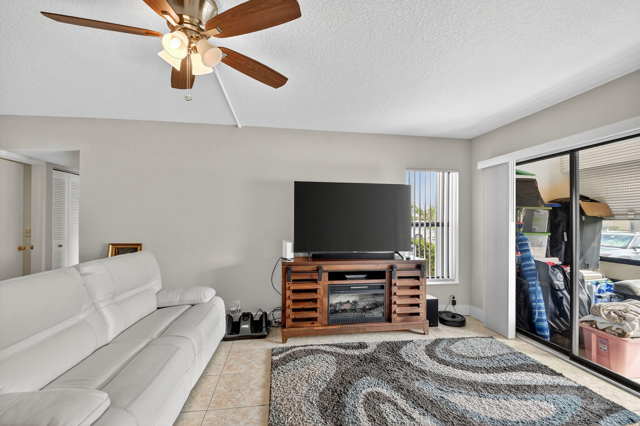 815 Sky Pine Way B1 Property Photo 12