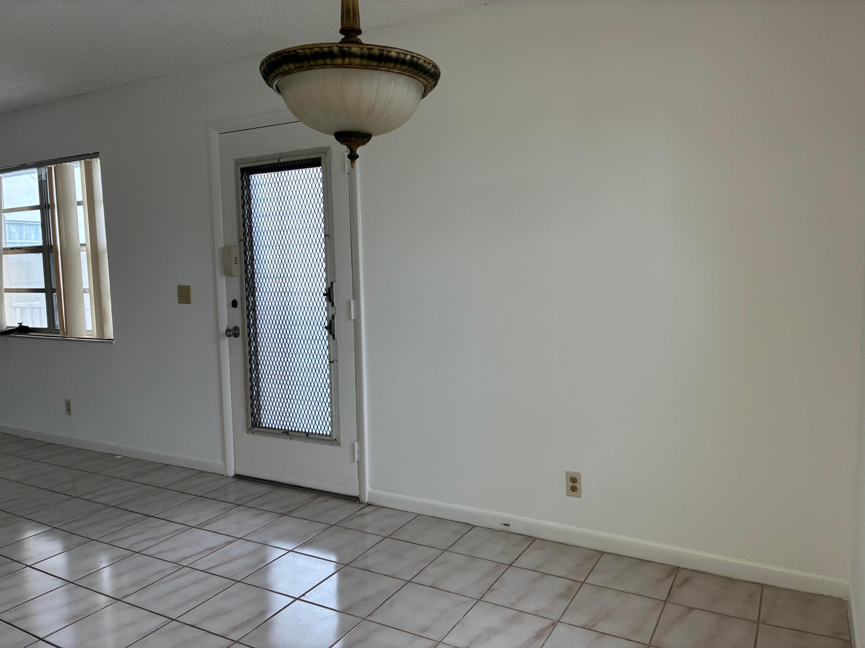 574 Burgundy L 574 Property Photo 6