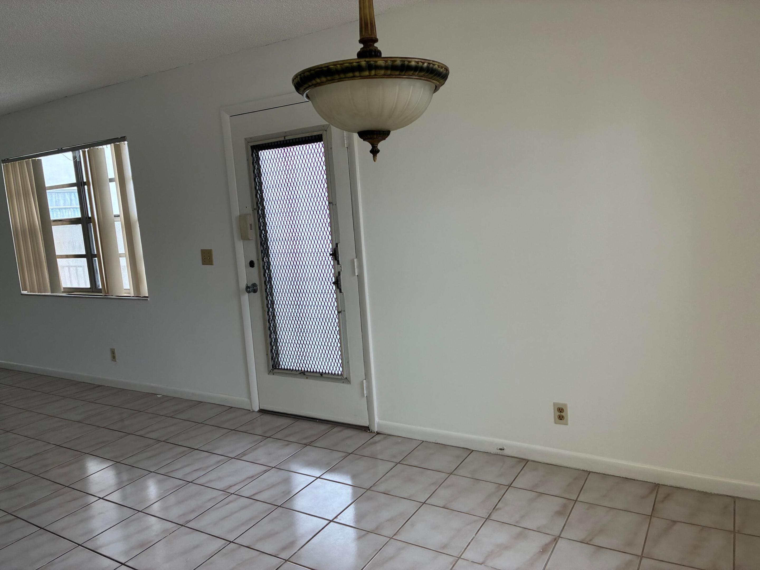 574 Burgundy L 574 Property Photo 7
