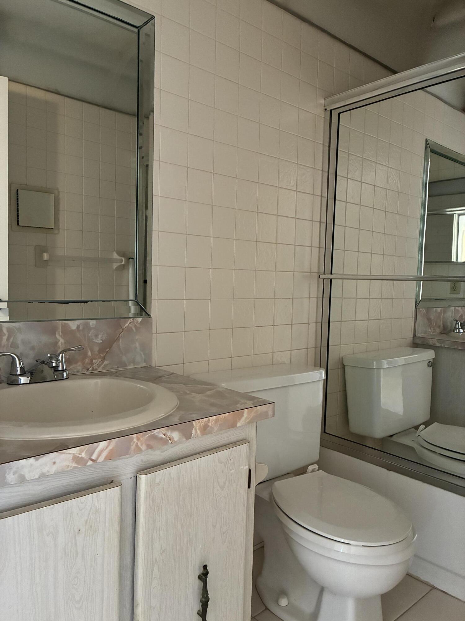 574 Burgundy L 574 Property Photo 14