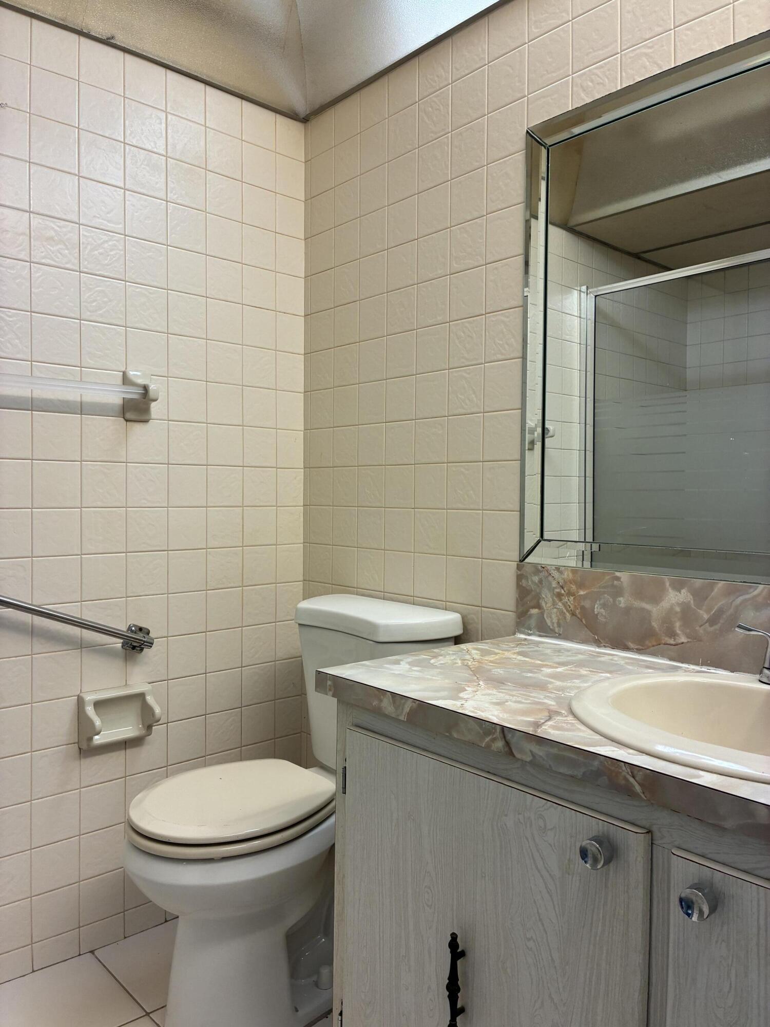 574 Burgundy L 574 Property Photo 16