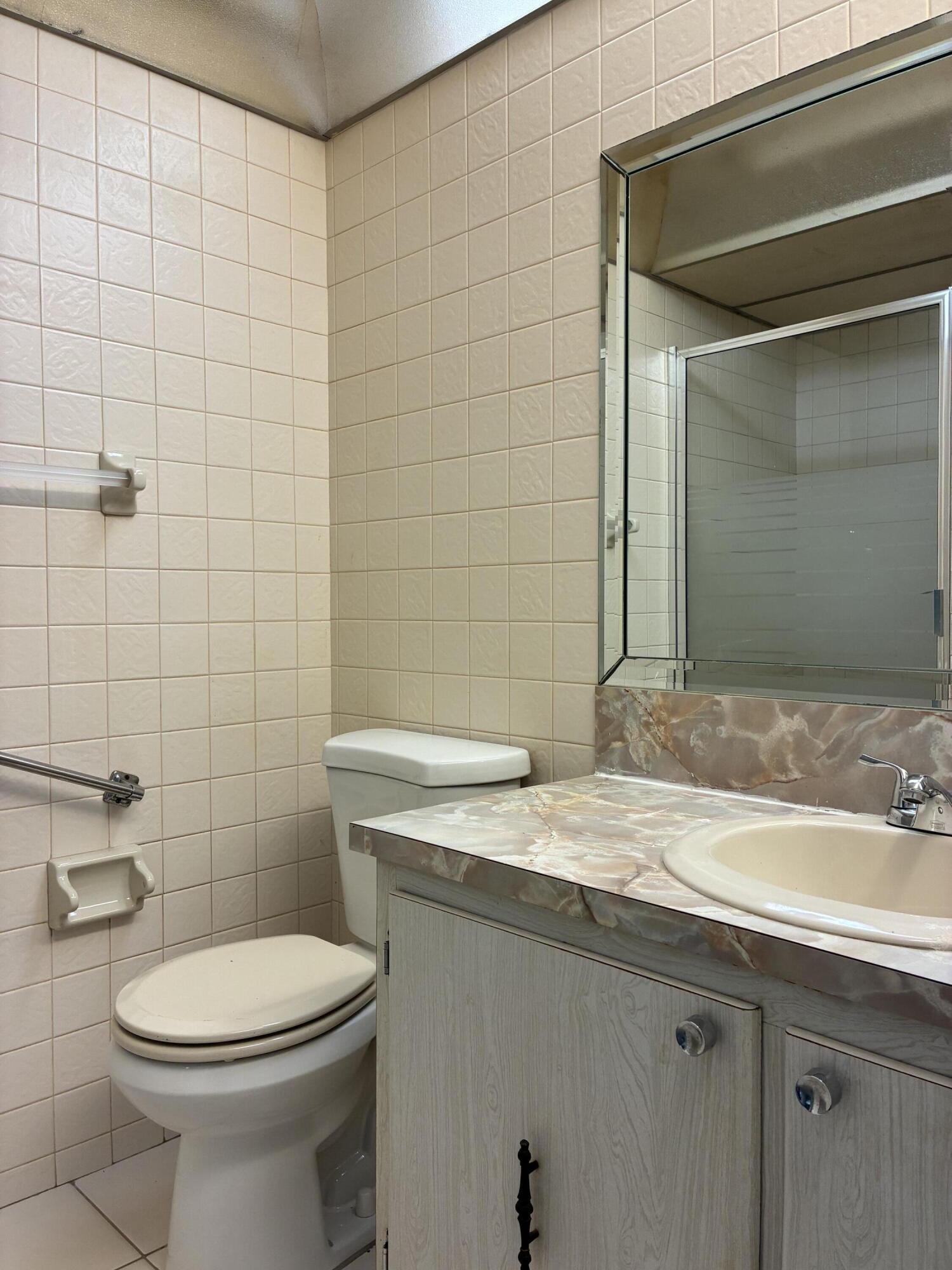 574 Burgundy L 574 Property Photo 17