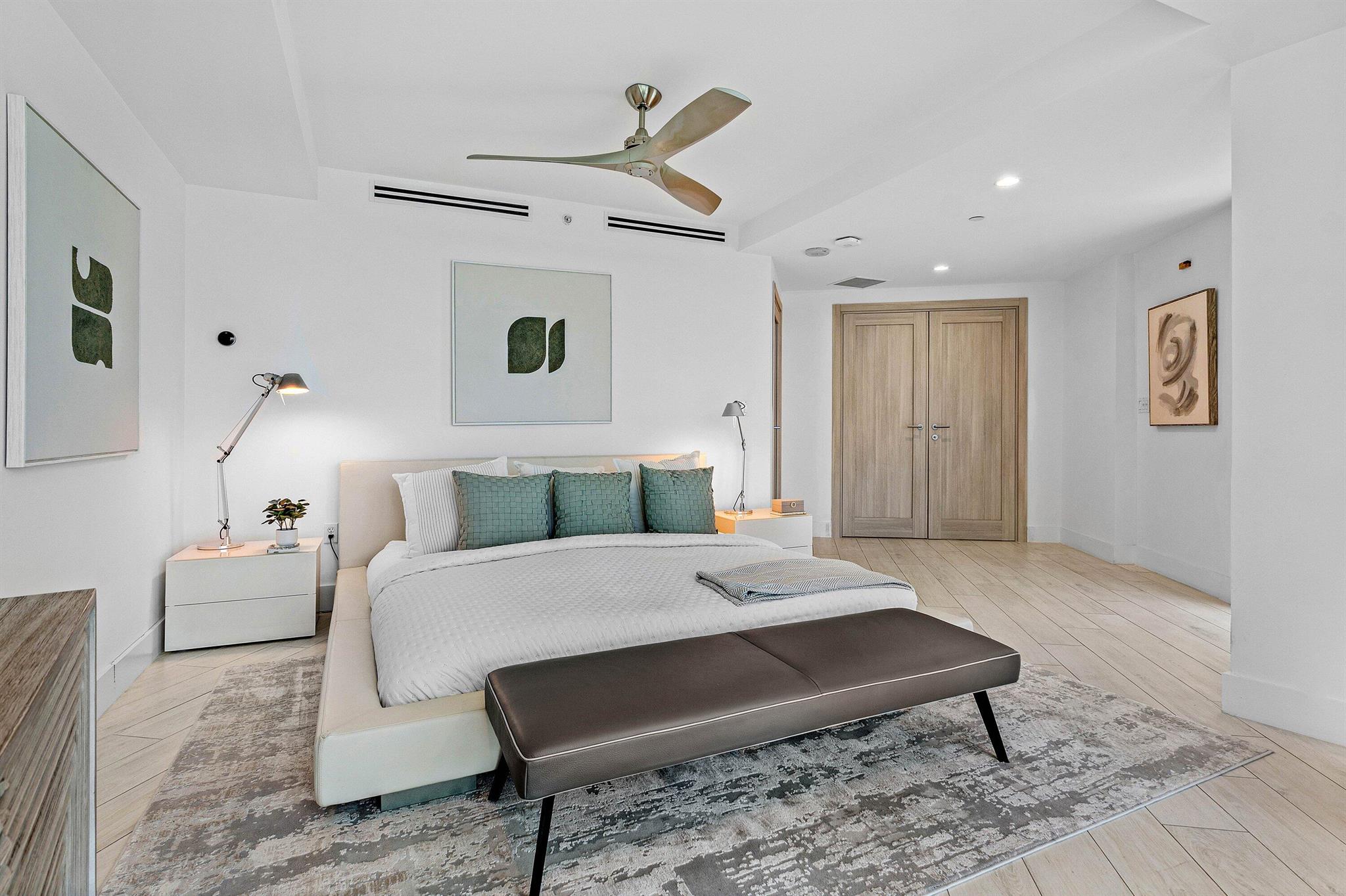 1200 Holiday Drive 602 Property Photo 4