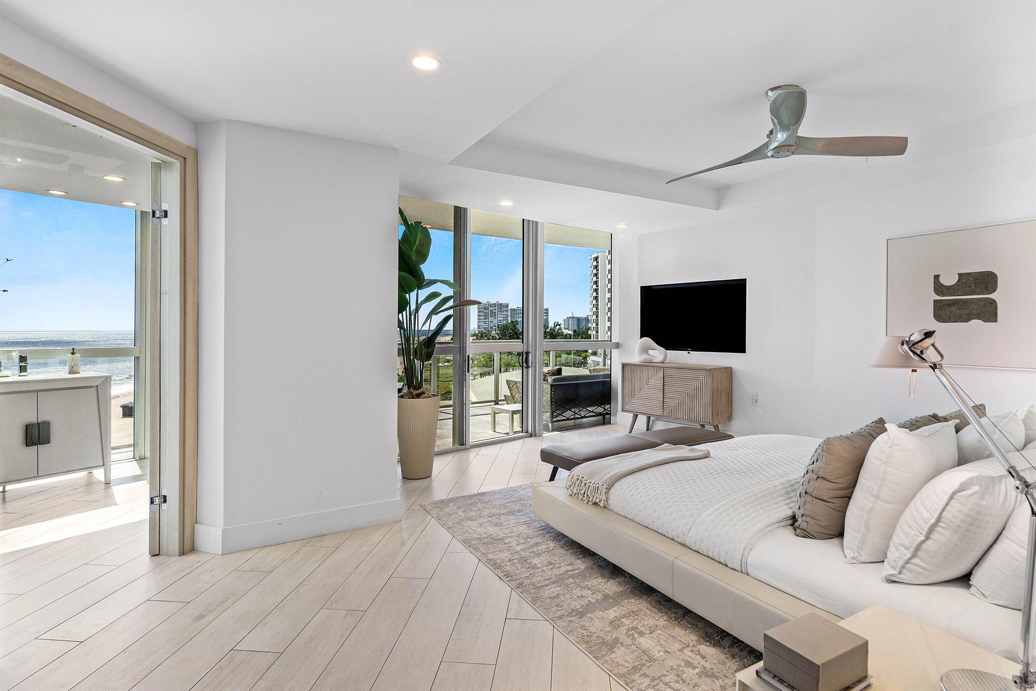 1200 Holiday Drive 602 Property Photo 8