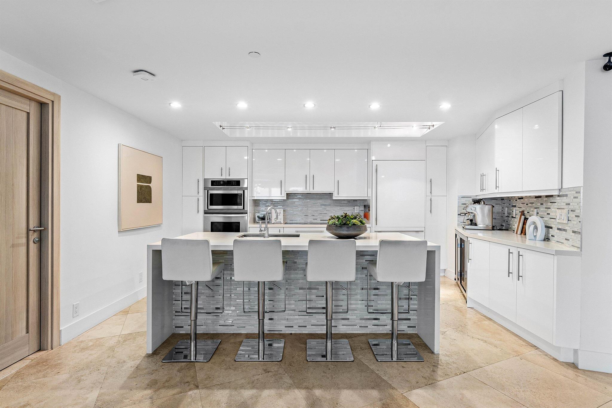 1200 Holiday Drive 602 Property Photo 18