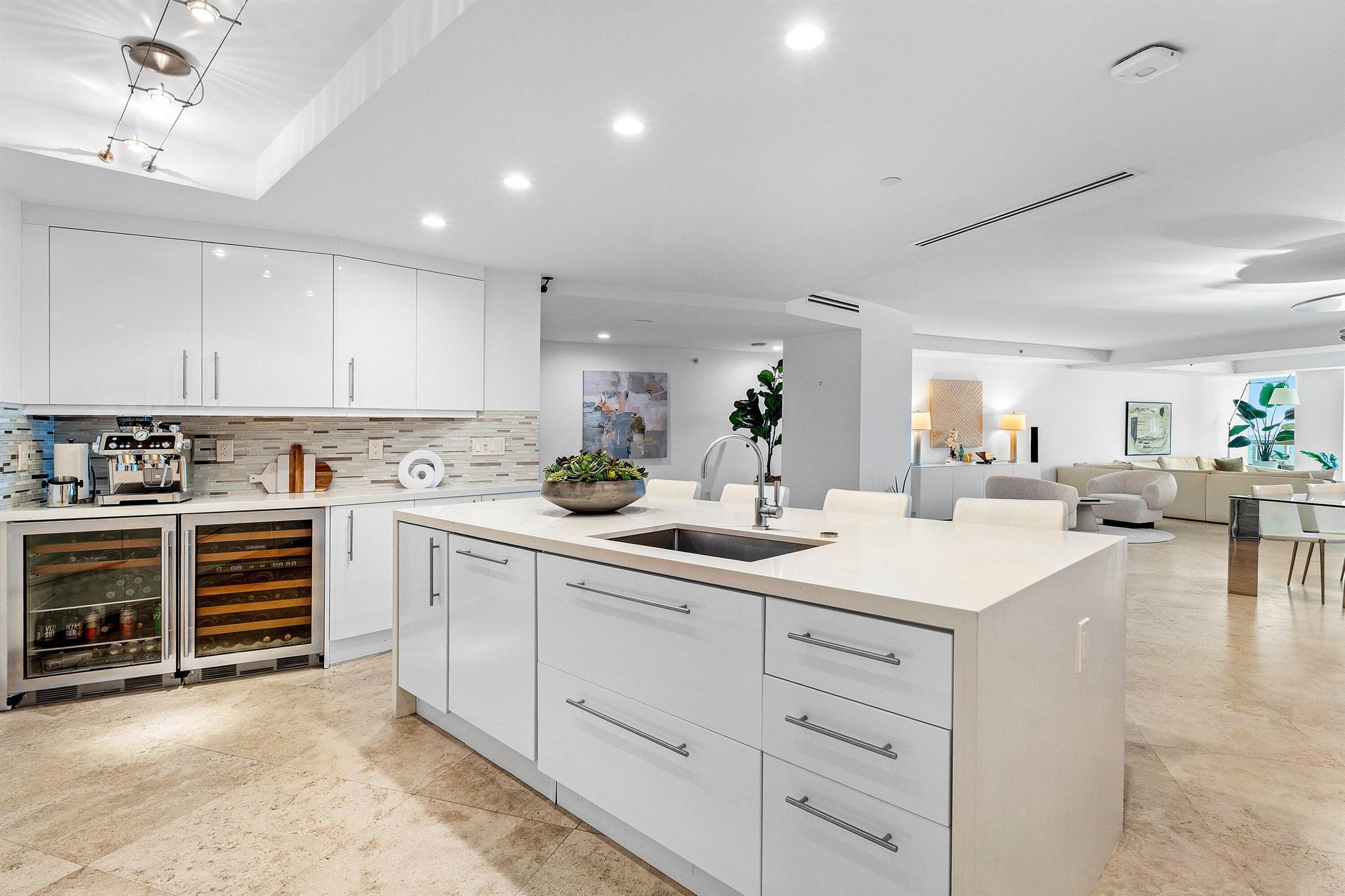 1200 Holiday Drive 602 Property Photo 19