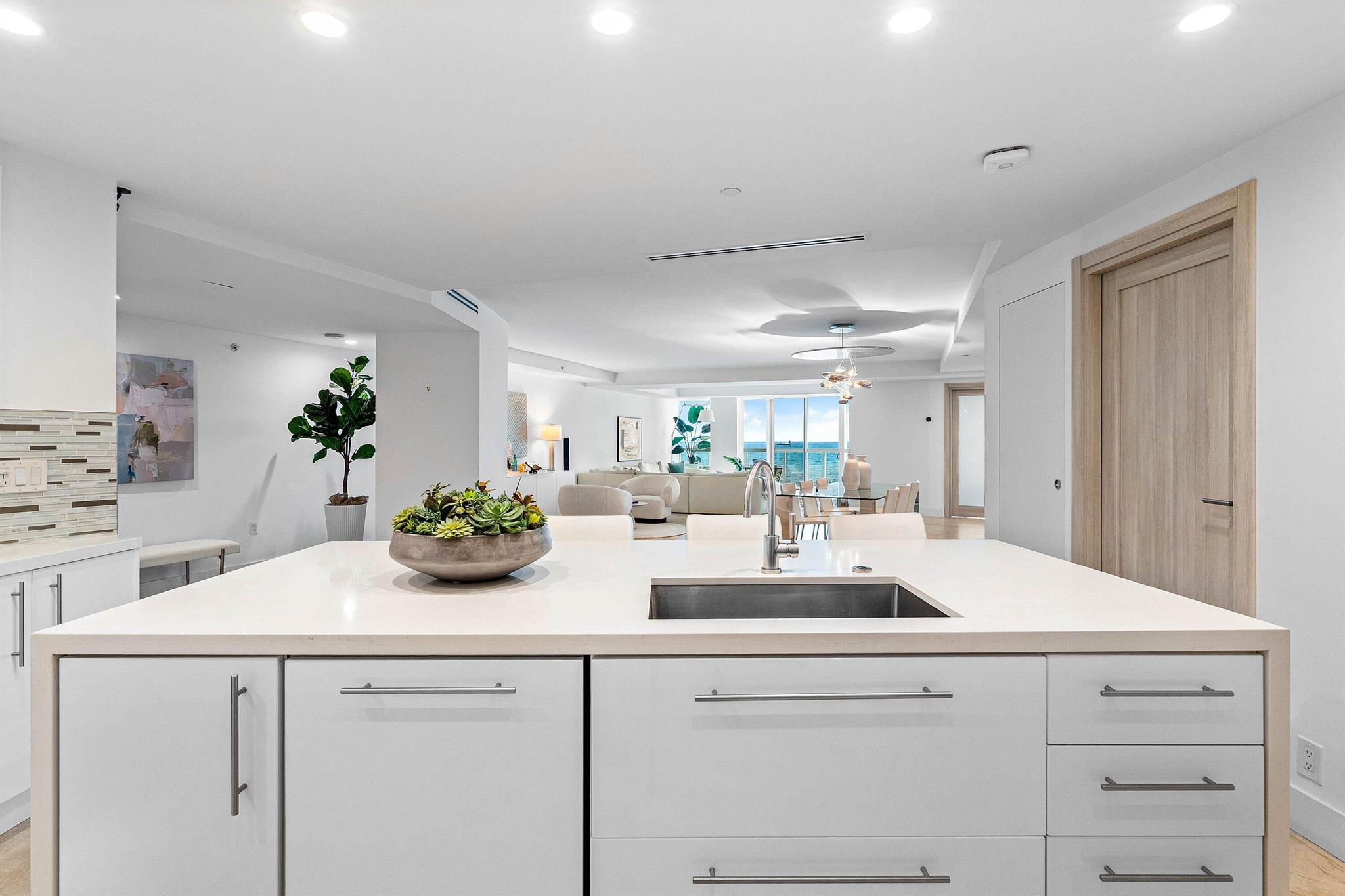 1200 Holiday Drive 602 Property Photo 20