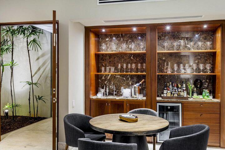 10 00 Property Photo 11