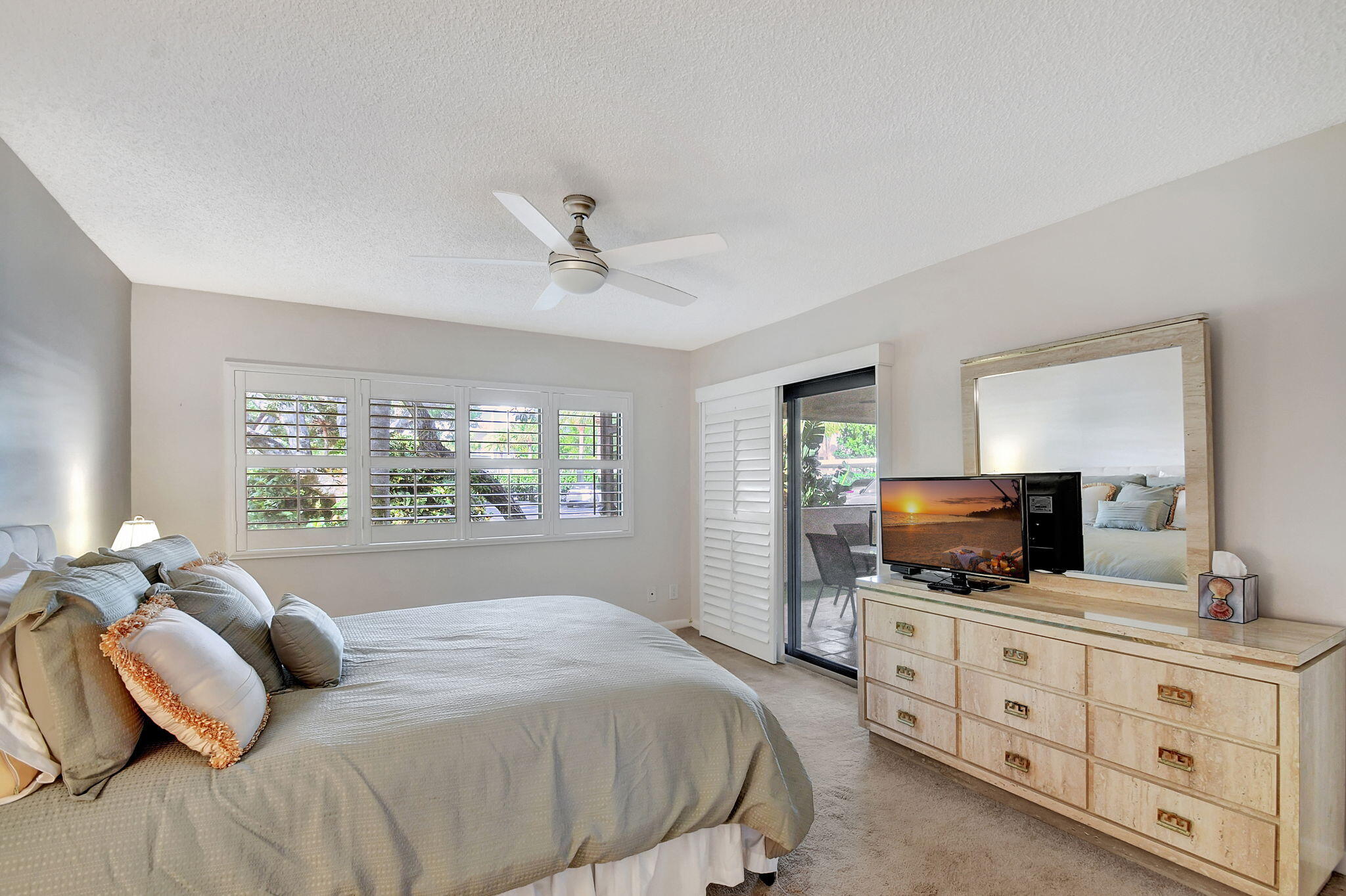 318 Oak Harbour Drive 318 Property Photo 16