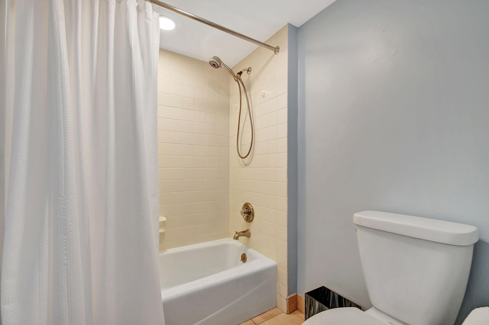 318 Oak Harbour Drive 318 Property Photo 22