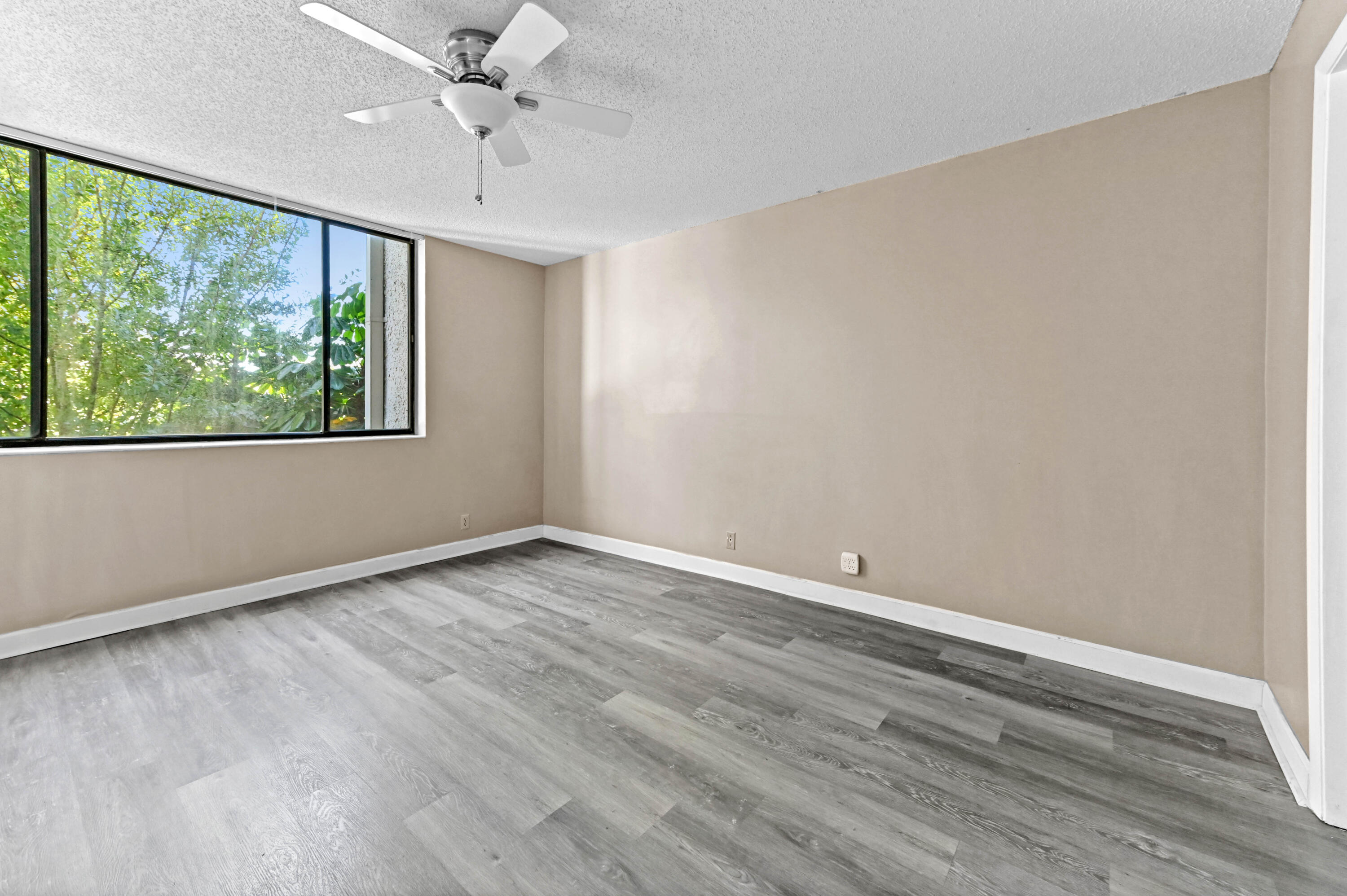 4080 Tivoli Court 202 Property Photo 14