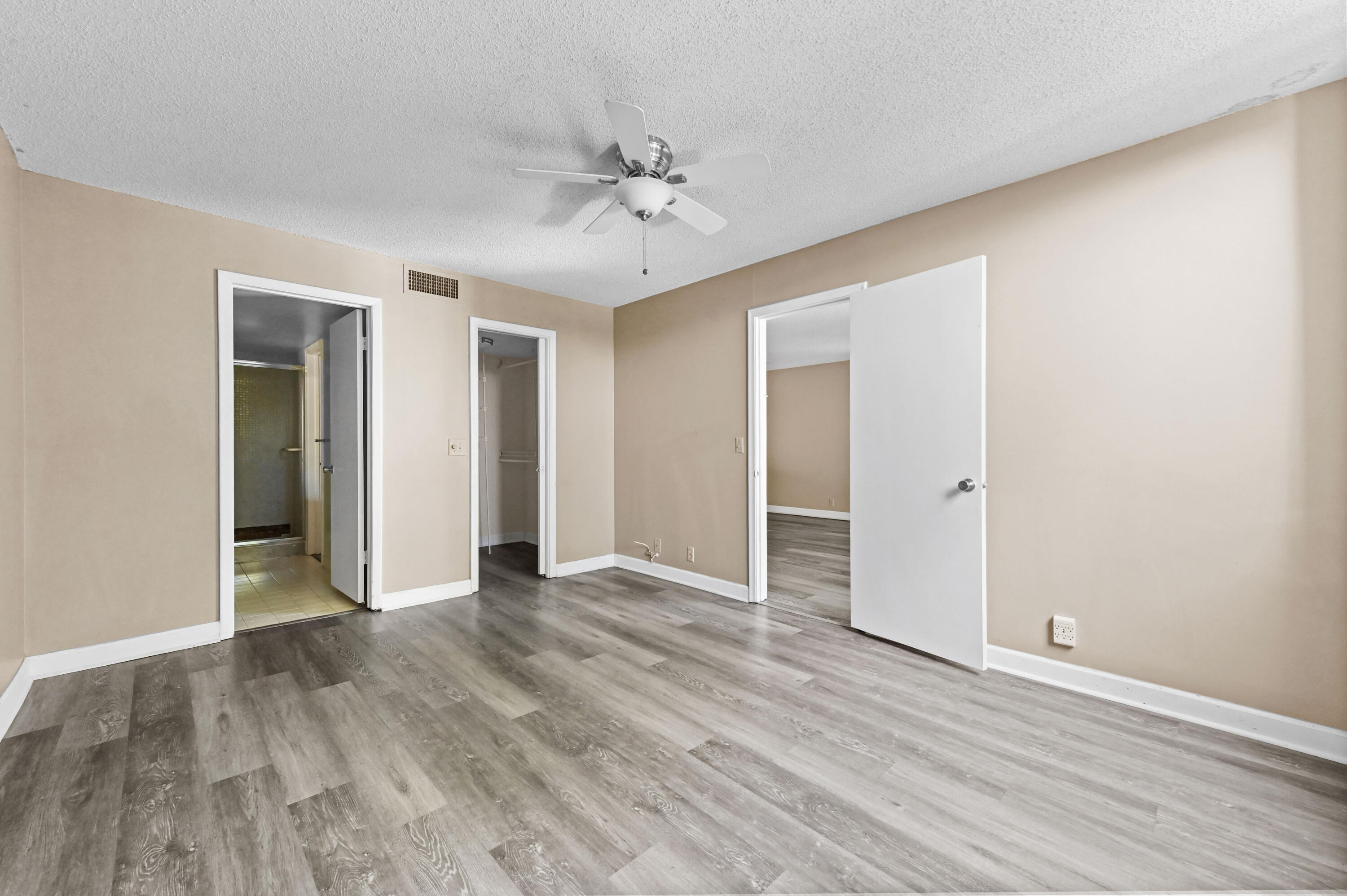 4080 Tivoli Court 202 Property Photo 15