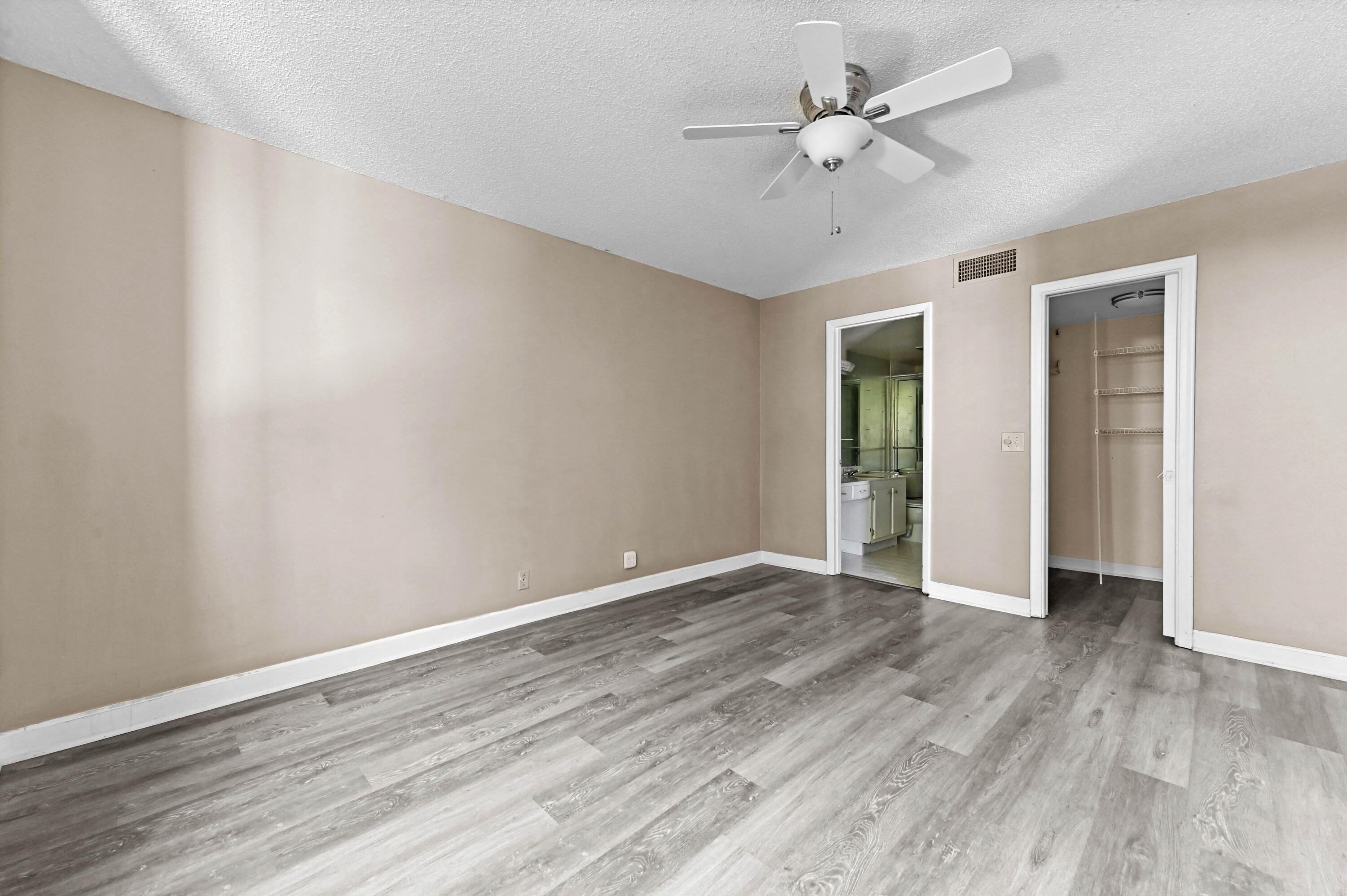 4080 Tivoli Court 202 Property Photo 16