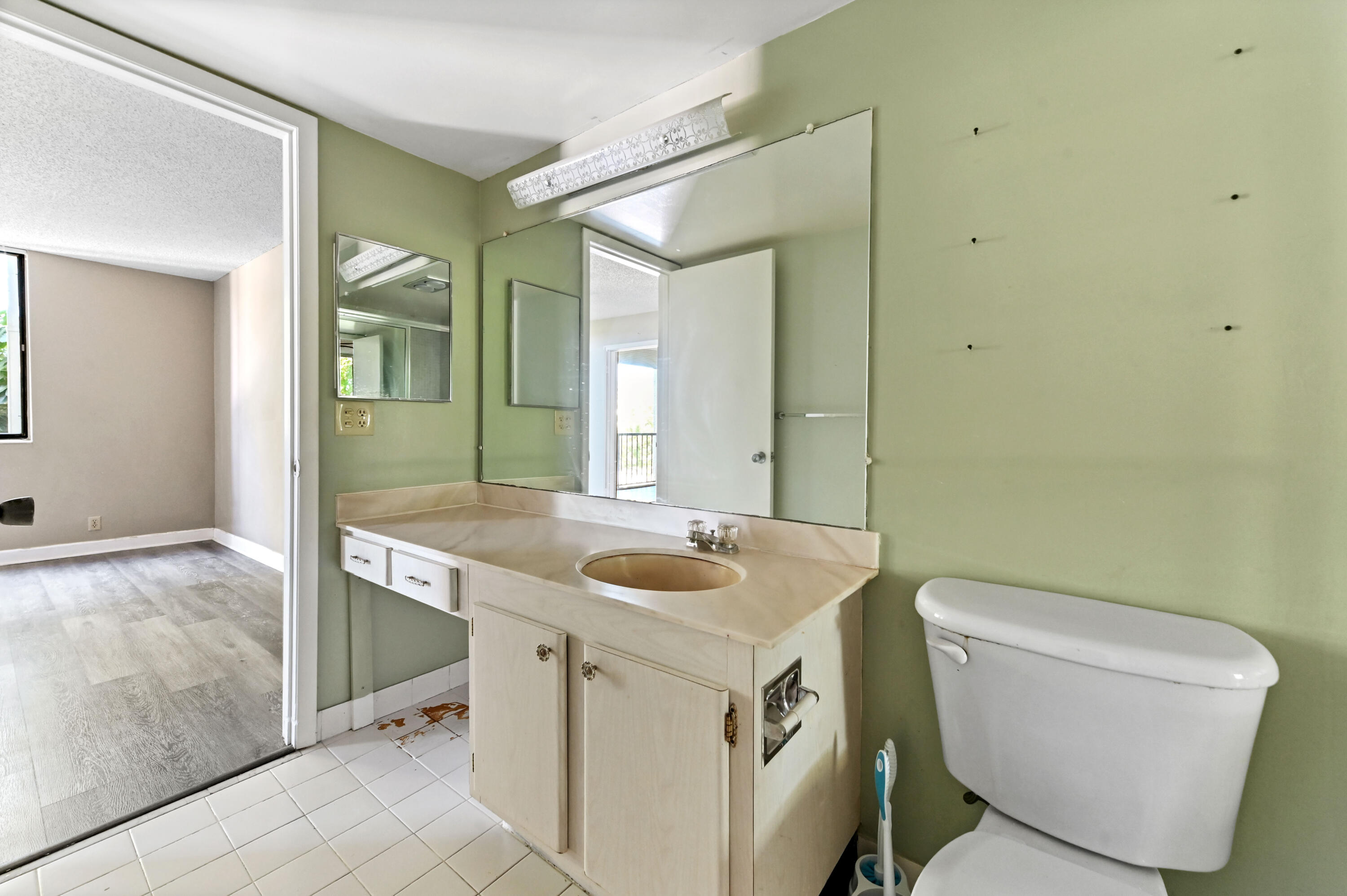 4080 Tivoli Court 202 Property Photo 18