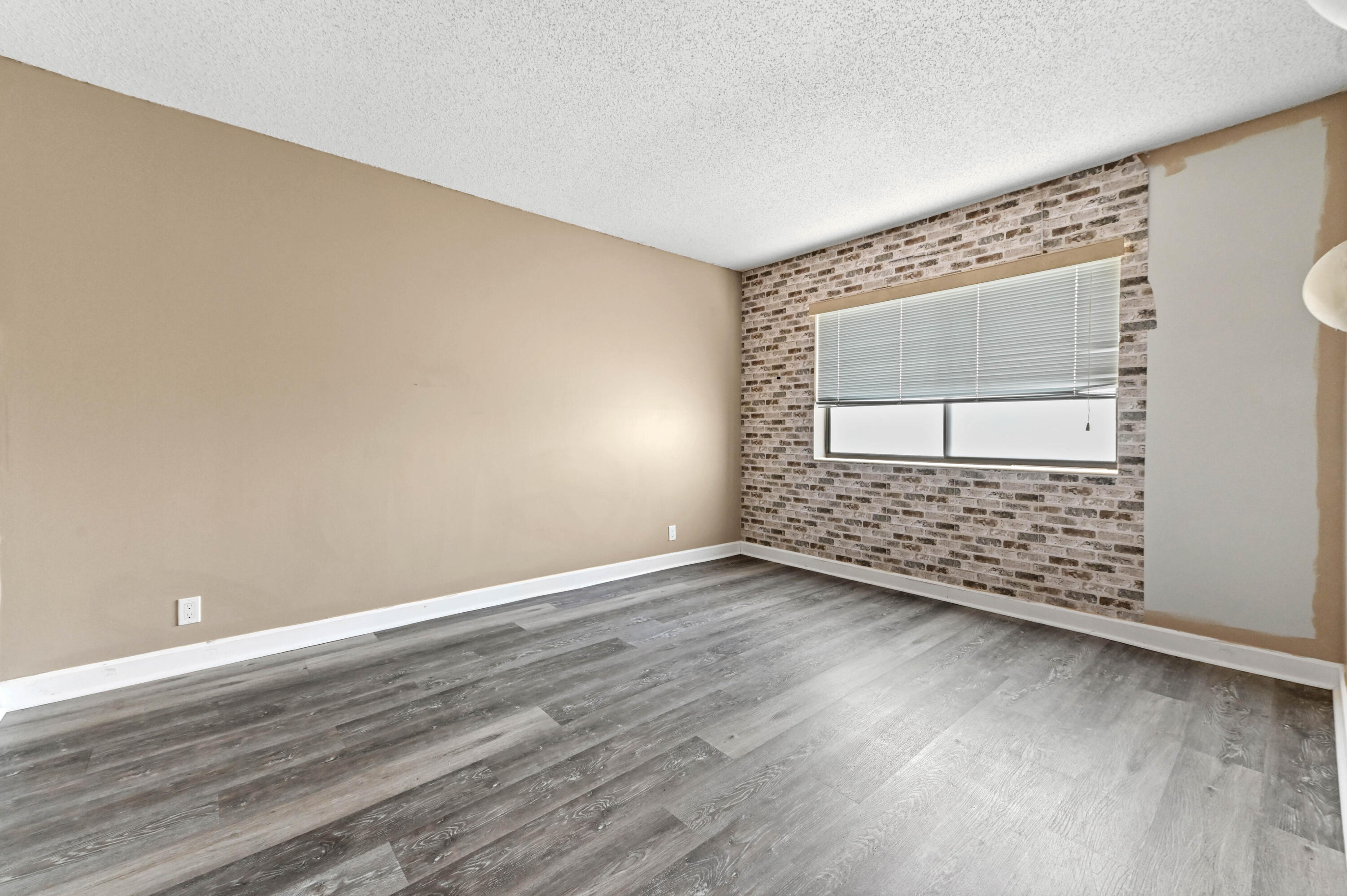 4080 Tivoli Court 202 Property Photo 19