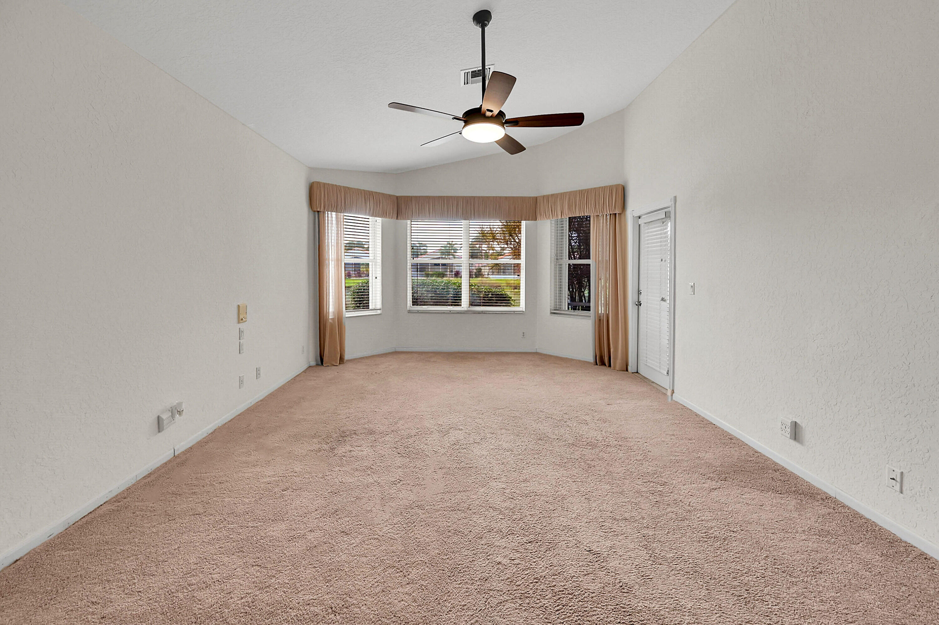 10382 Utopia Circle E Property Photo 14