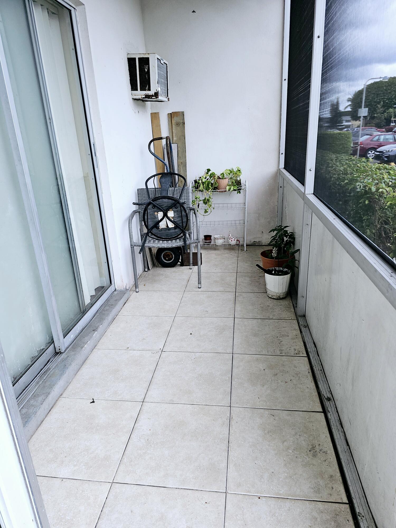 102 Easthampton E Property Photo 13