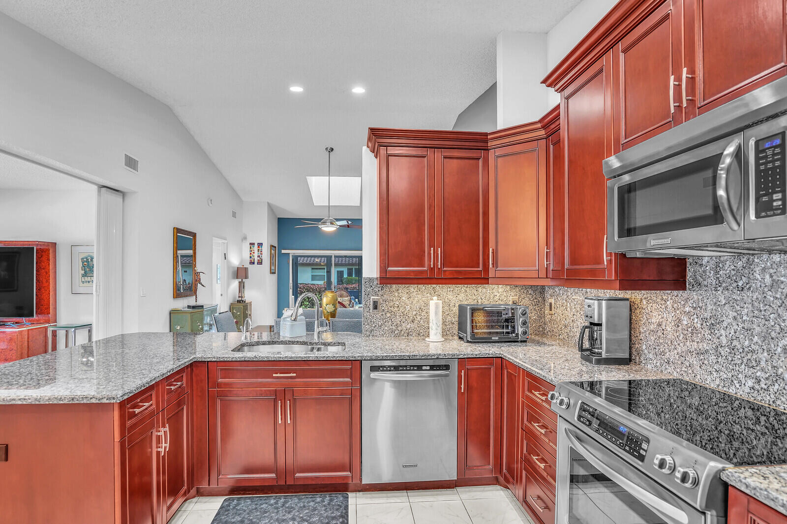 6099 Waldwick Circle Property Photo 10