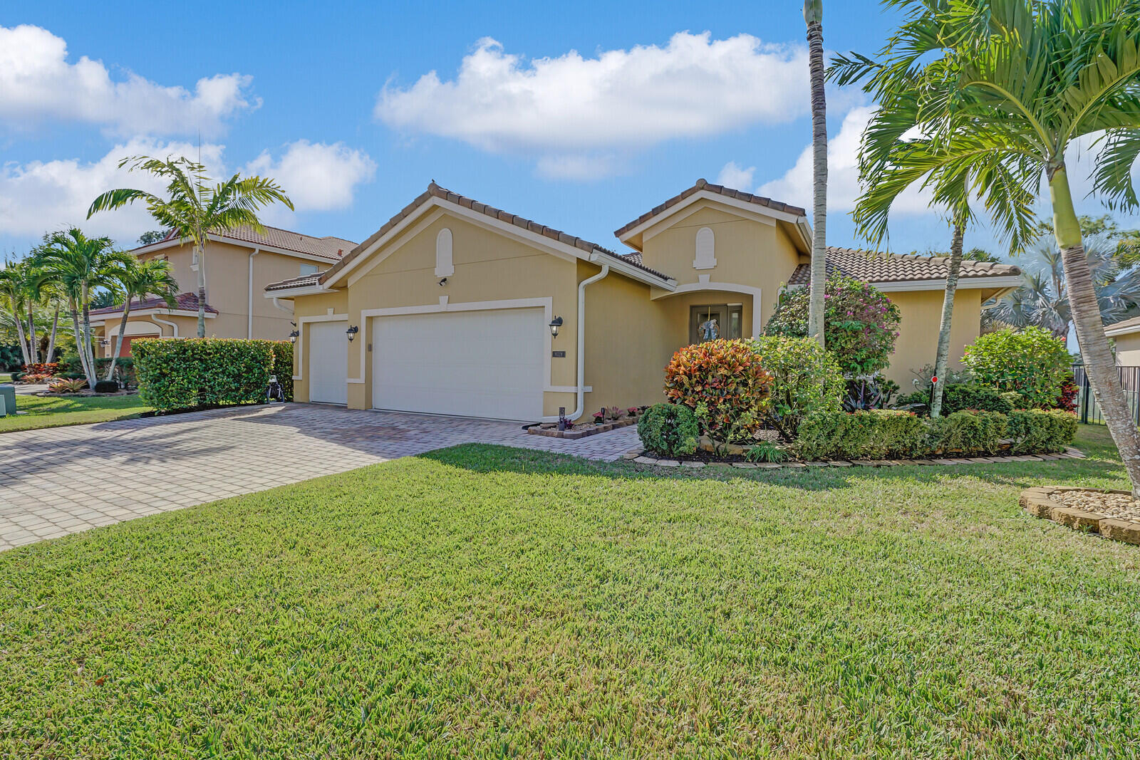 9328 Silent Oak Circle Property Photo 1