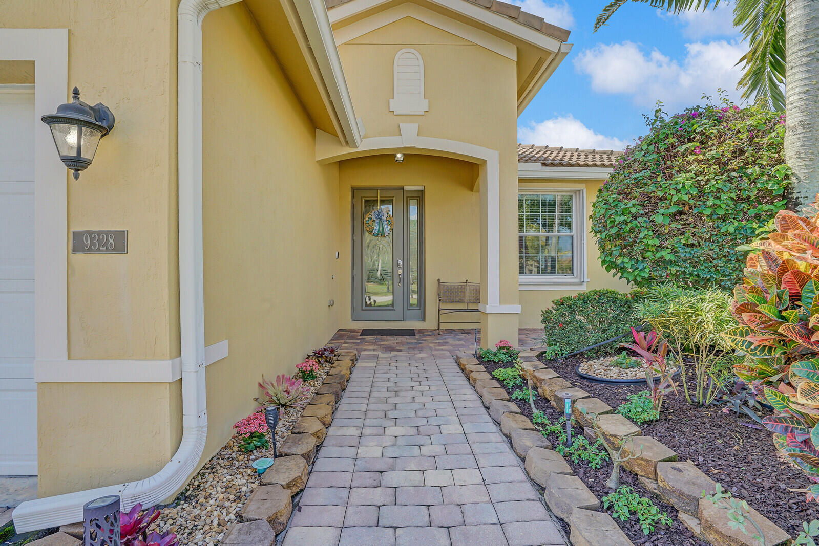 9328 Silent Oak Circle Property Photo 3