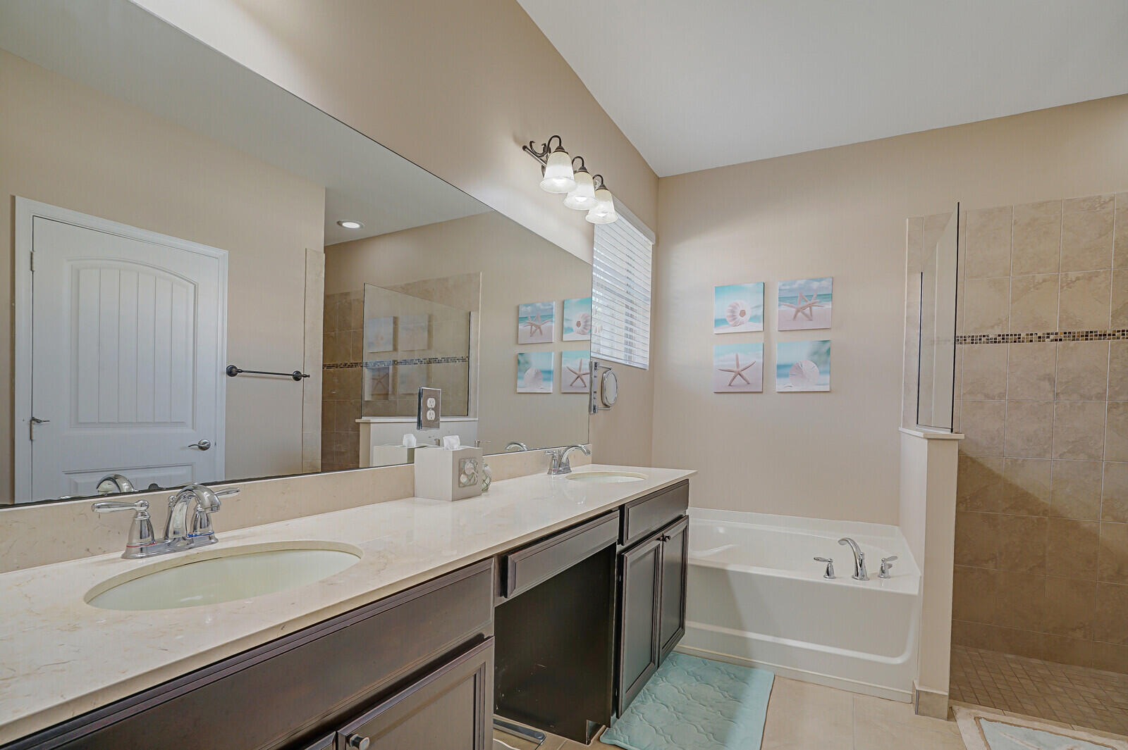 9328 Silent Oak Circle Property Photo 20