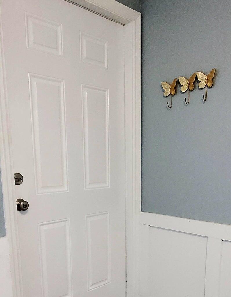 560 7th Place Property Photo 12