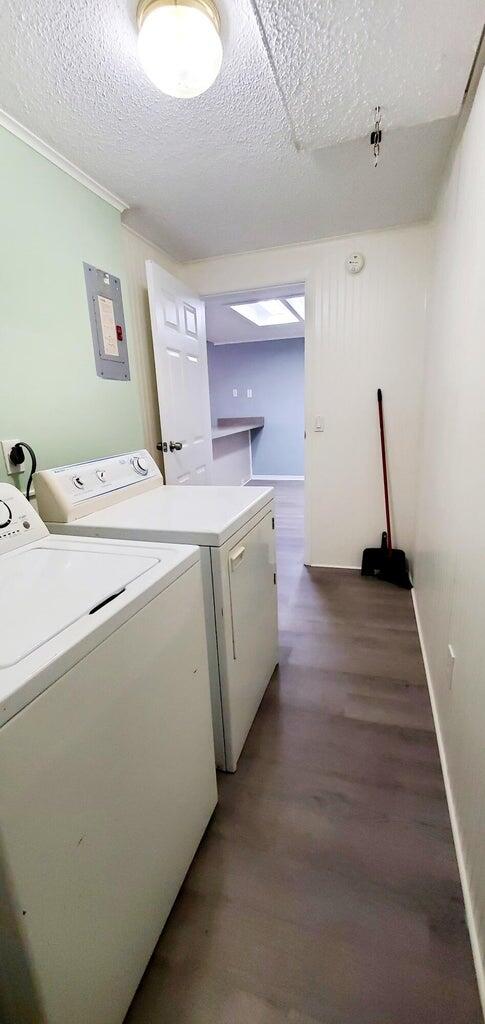 560 7th Place Property Photo 13