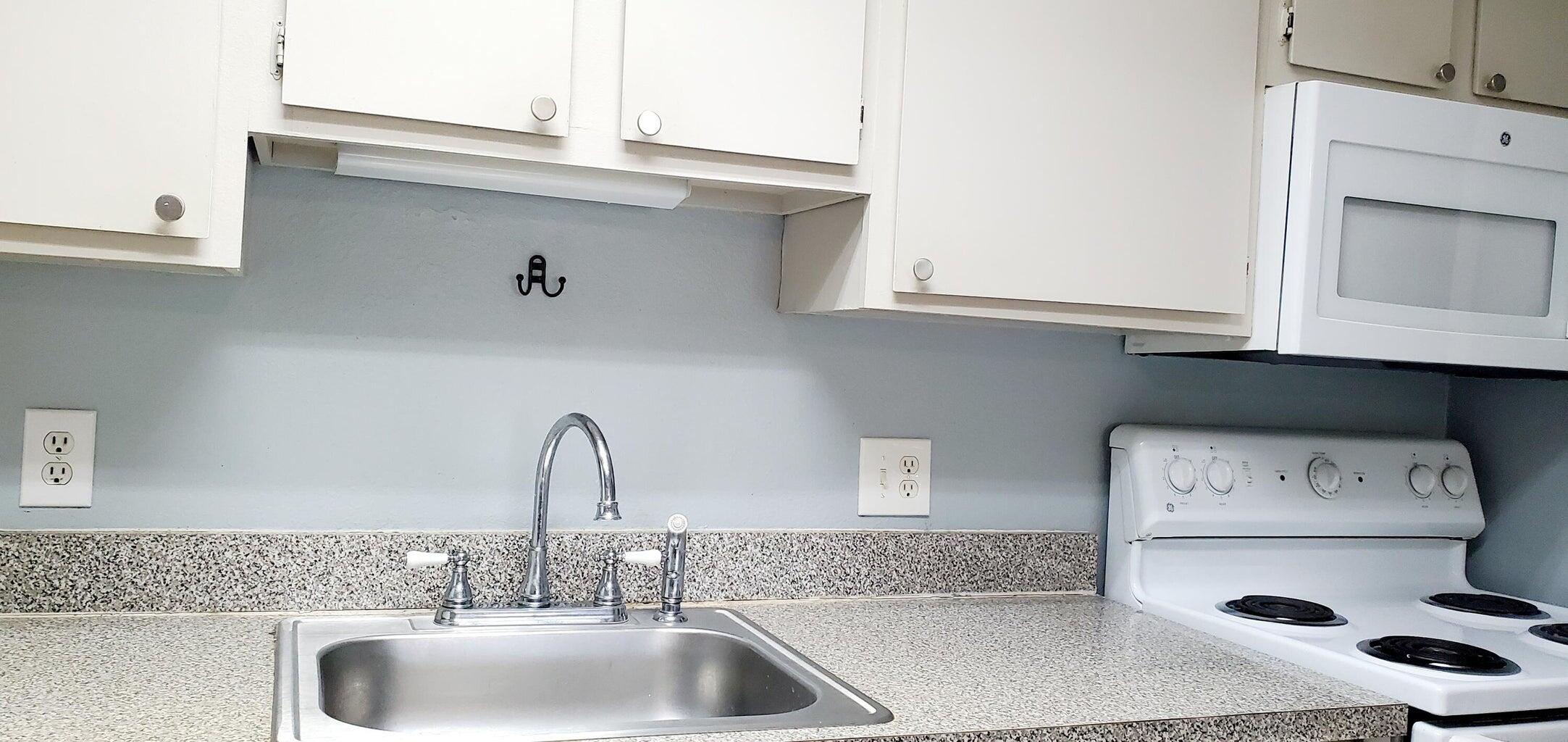 560 7th Place Property Photo 17