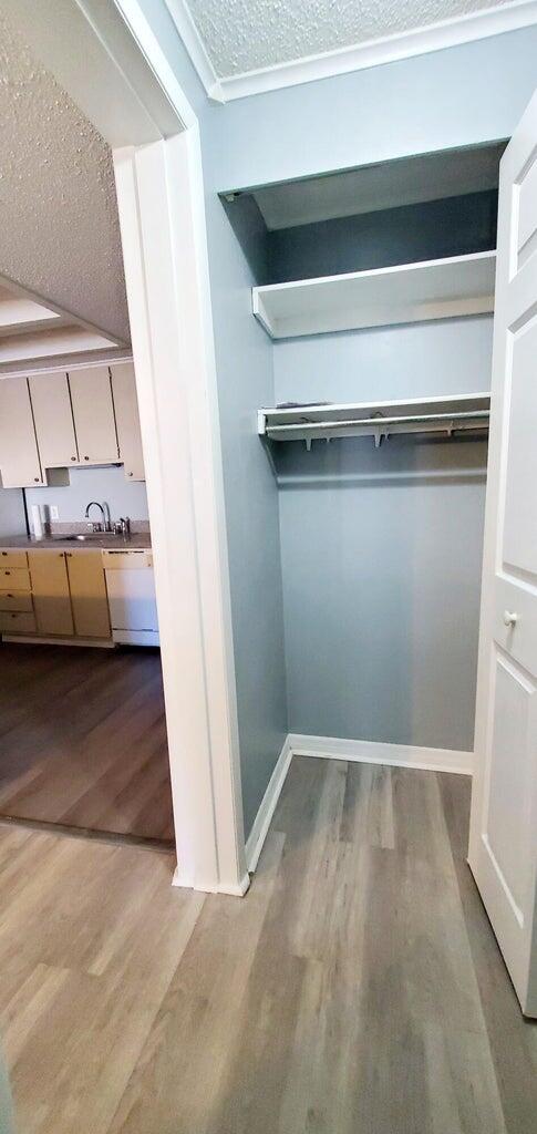 560 7th Place Property Photo 18