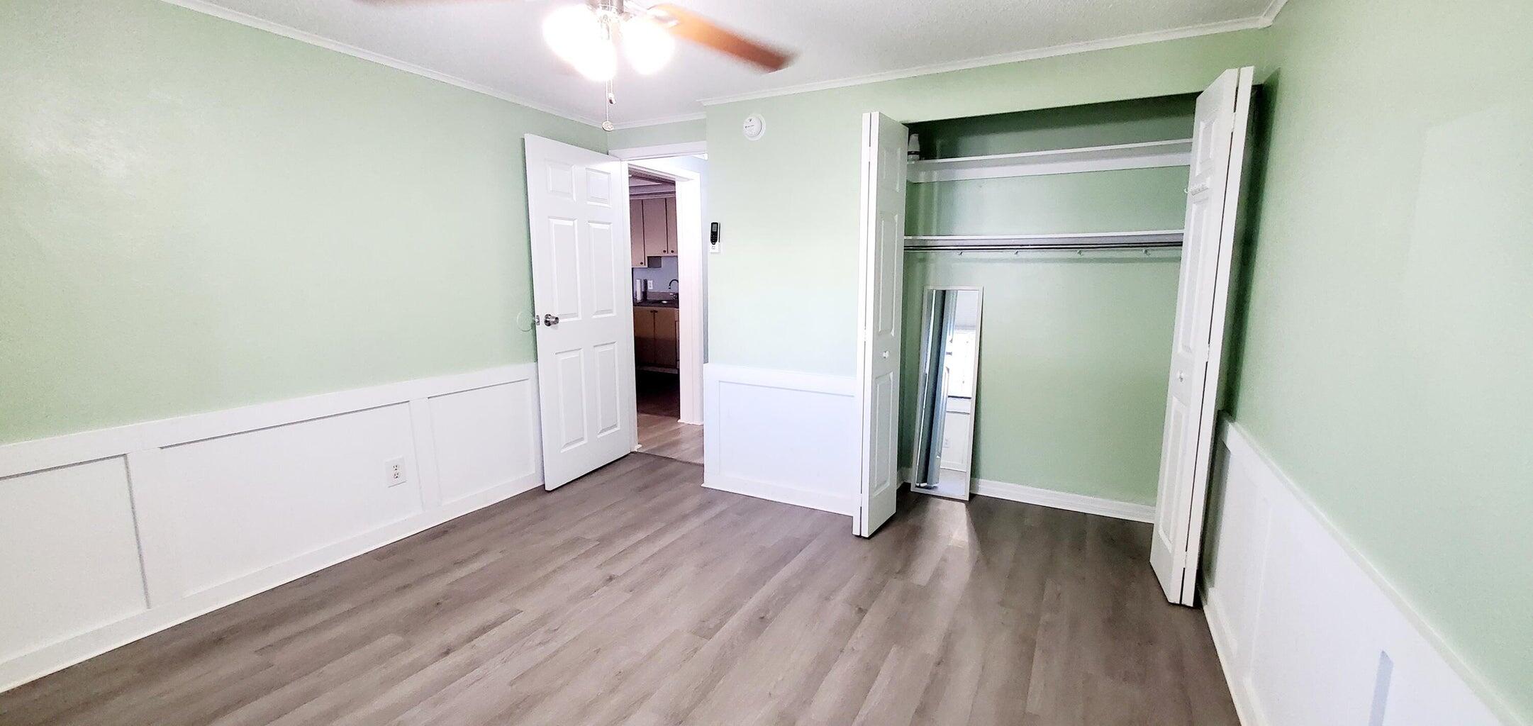 560 7th Place Property Photo 21