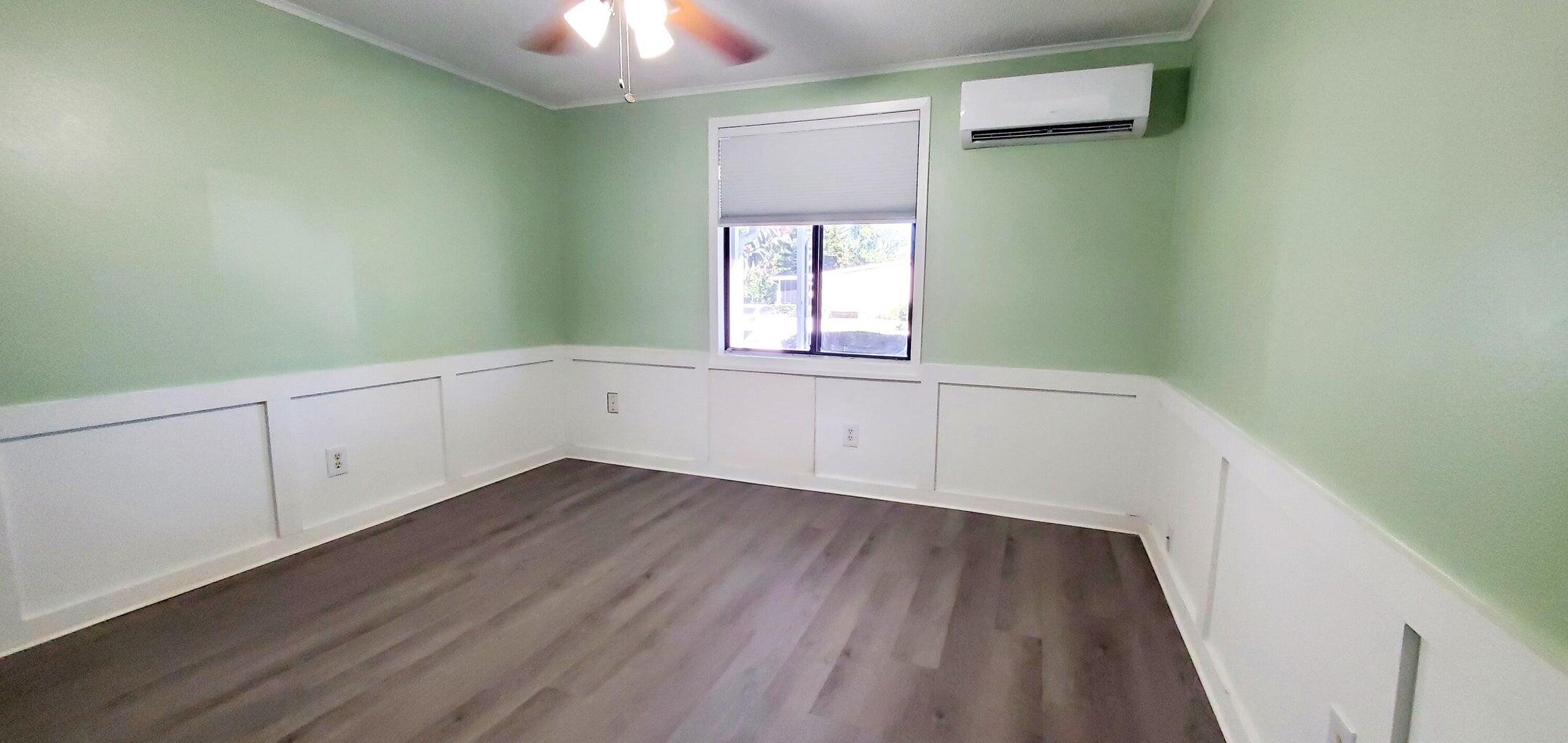 560 7th Place Property Photo 22