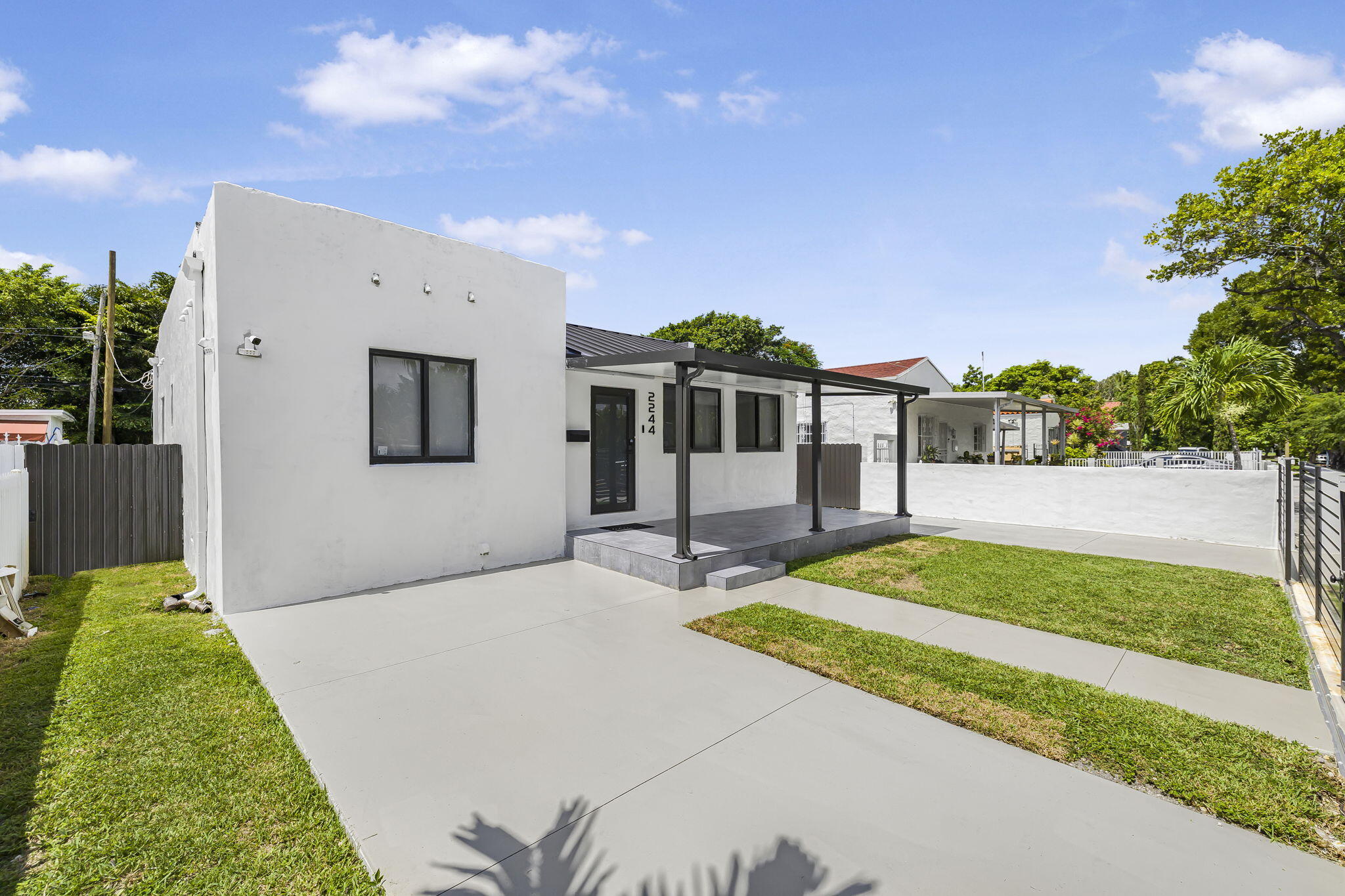 2244 Sw 10th Street Property Photo 4