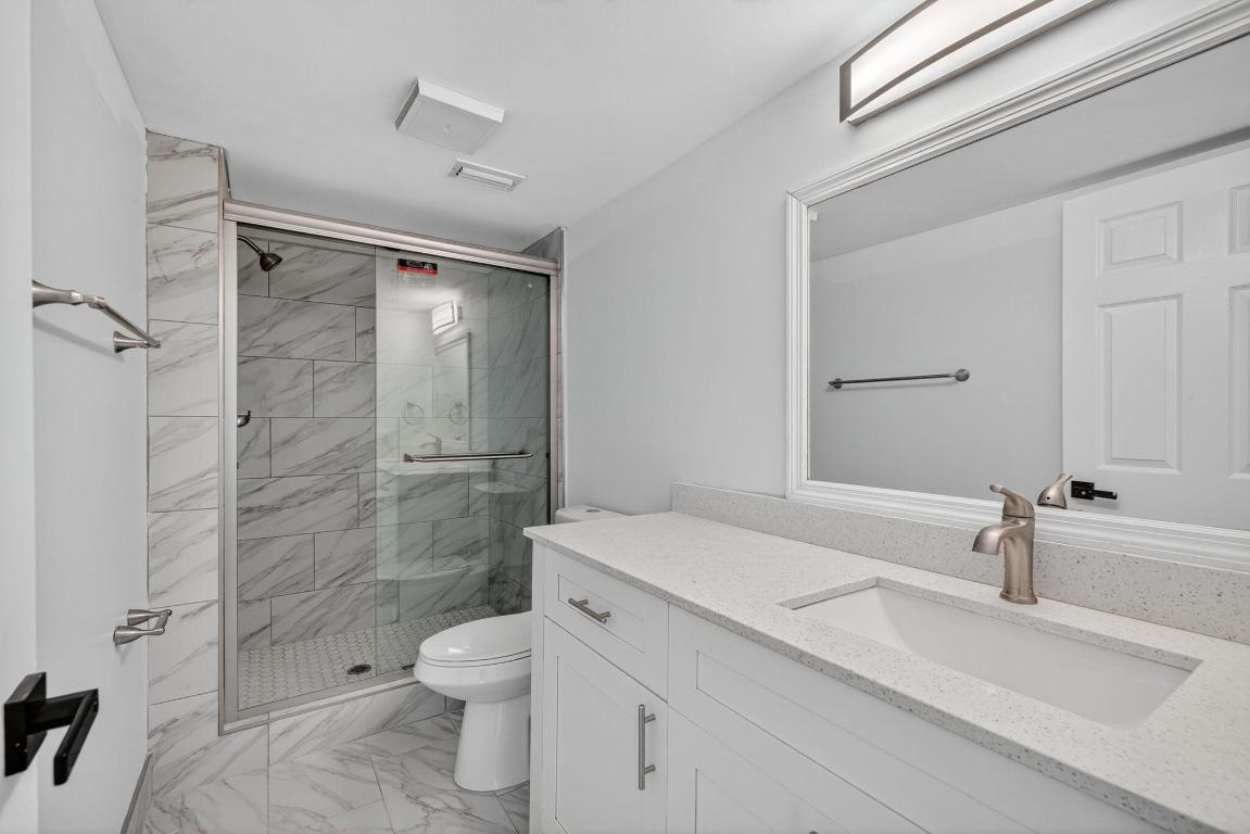 14375 Strathmore Lane 303 Property Photo 16