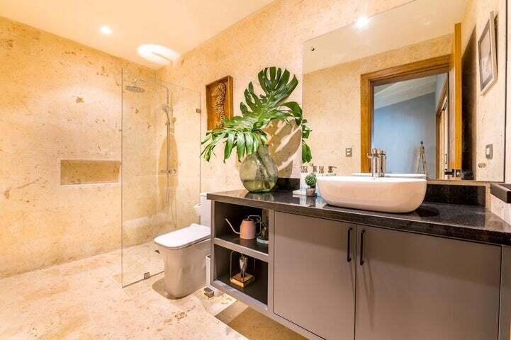 92 00 Property Photo 13