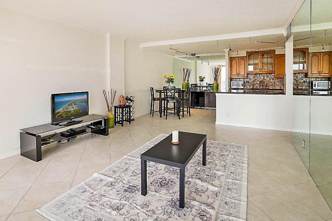 2121 N Ocean Boulevard 1105w Property Photo 6