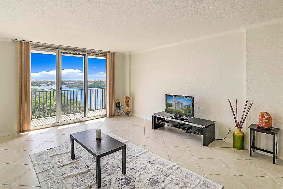 2121 N Ocean Boulevard 1105w Property Photo 7