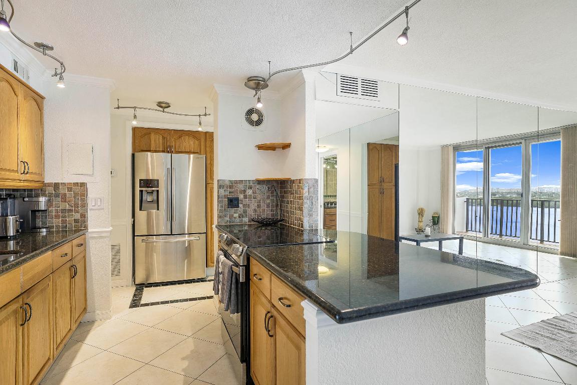 2121 N Ocean Boulevard 1105w Property Photo 12