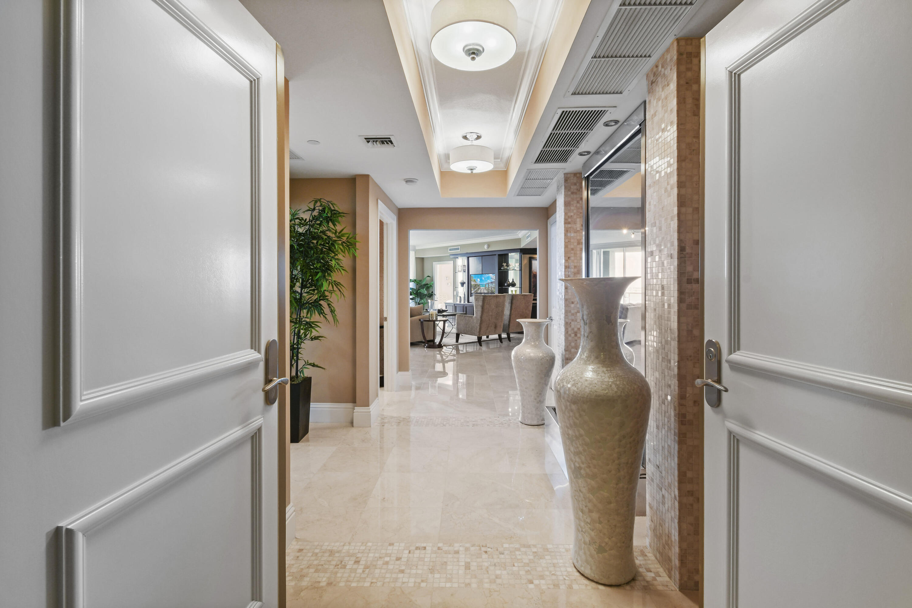 5050 N Ocean Drive 703 Property Photo 1